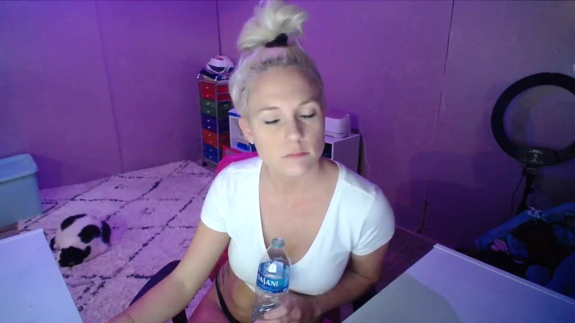 Gallery image thumbnail from AshlynnStorm's myfreecams stream on, 12/09/2023, 09:01 image 16 of 20