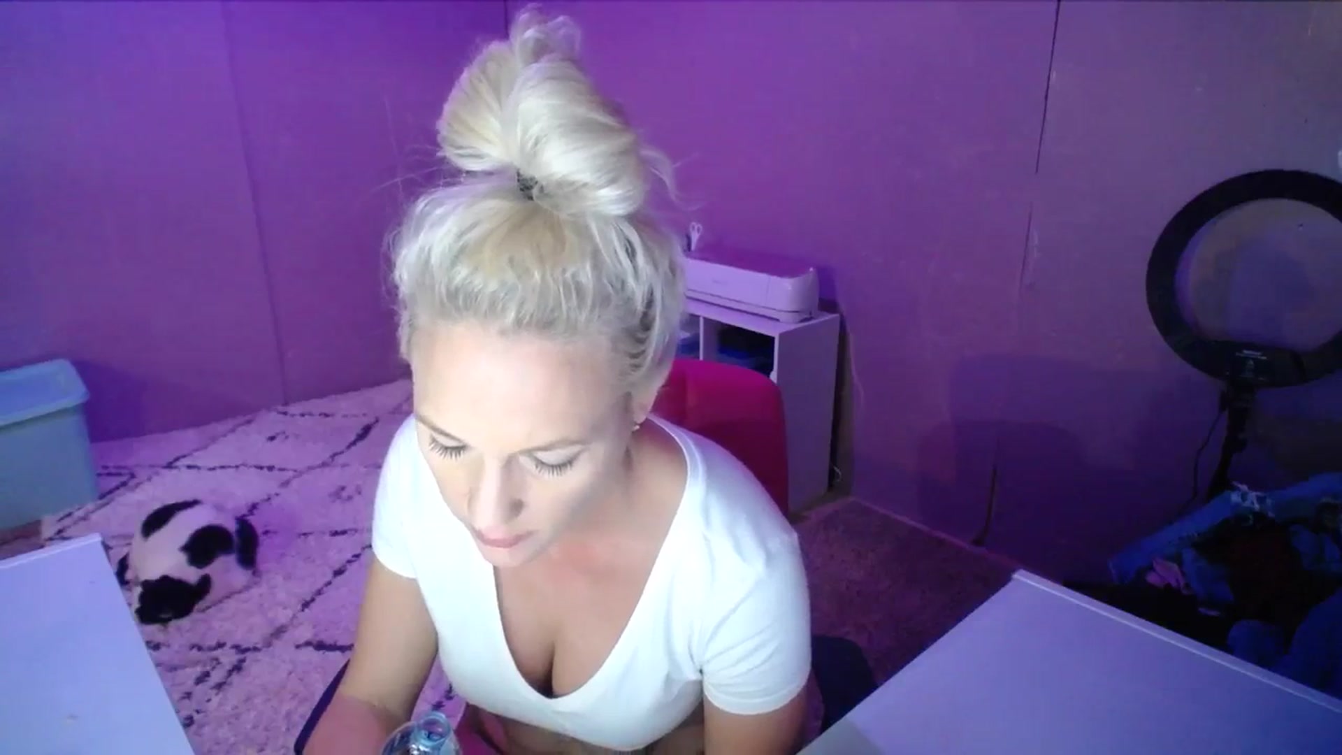 Gallery image thumbnail from AshlynnStorm's myfreecams stream on, 12/09/2023, 09:01 image 15 of 20