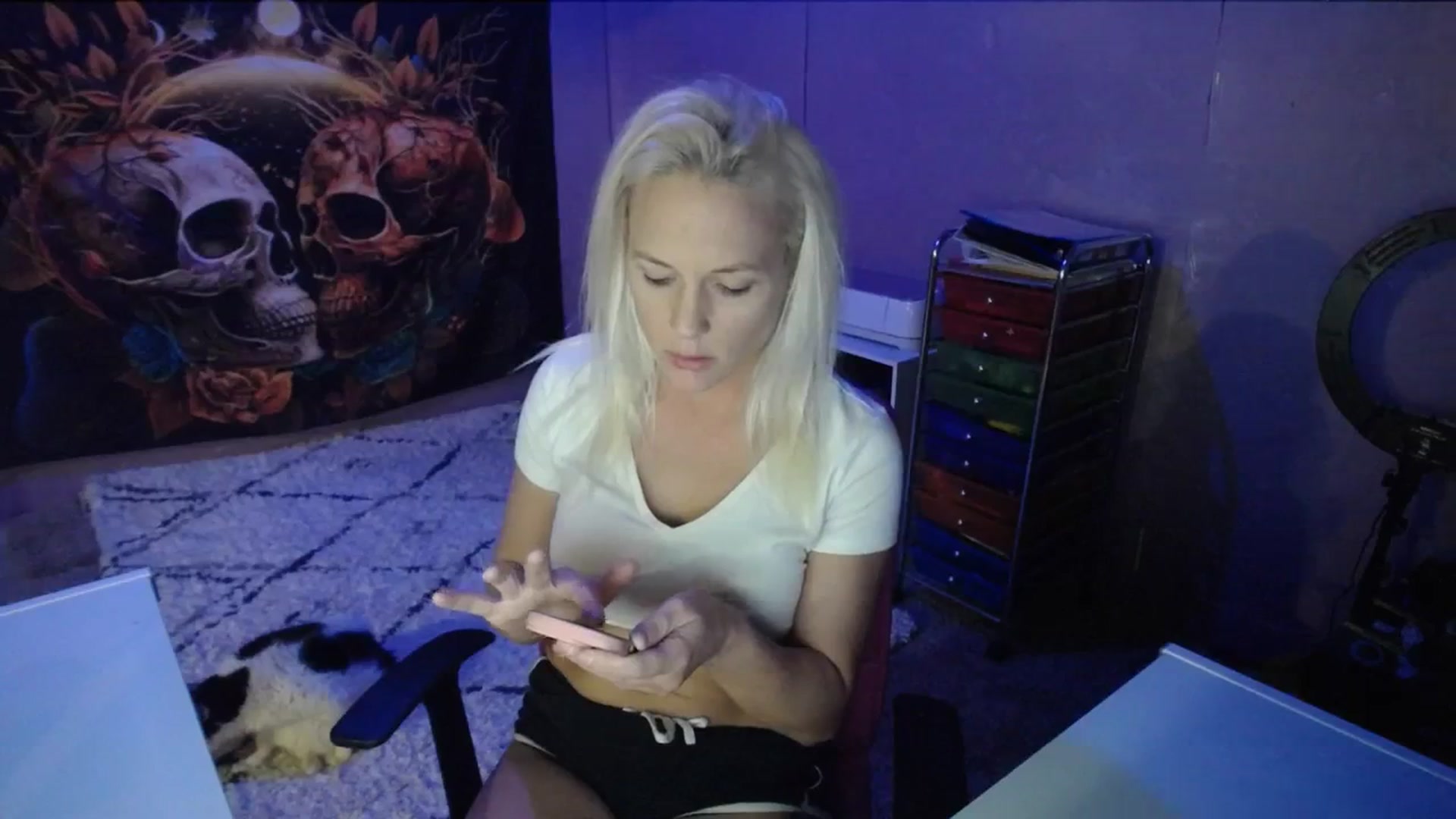 Gallery image thumbnail from AshlynnStorm's myfreecams stream on, 12/13/2023, 08:58 image 17 of 20