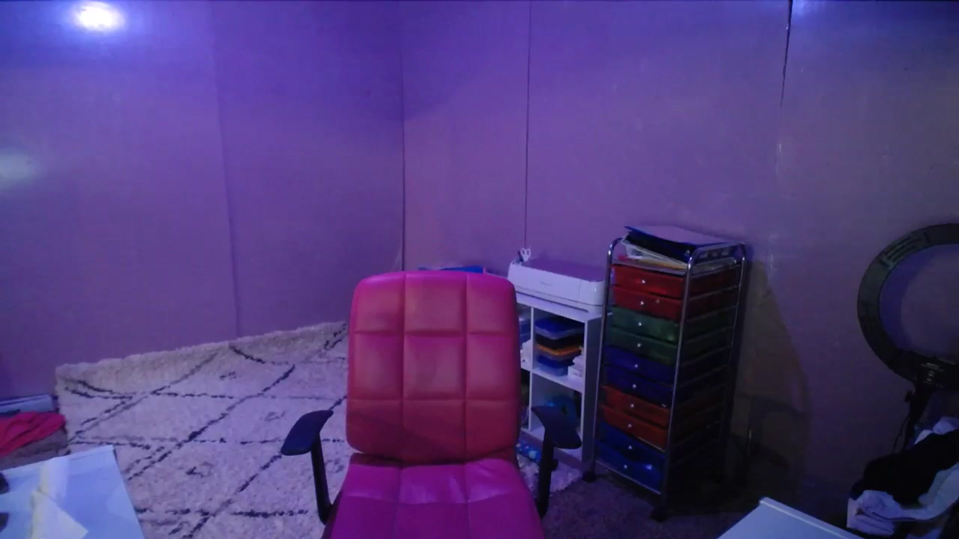 Gallery image thumbnail from AshlynnStorm's myfreecams stream on, 12/25/2023, 06:06 image 18 of 20