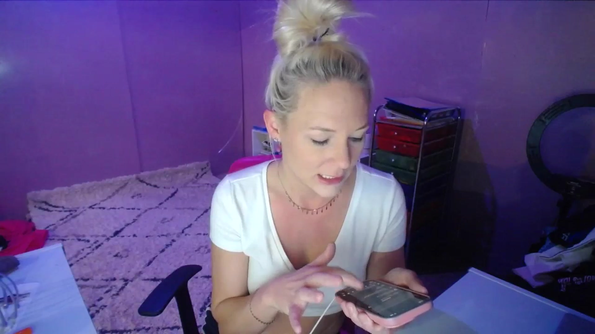 Gallery image thumbnail from AshlynnStorm's myfreecams stream on, 12/26/2023, 06:27 image 13 of 20