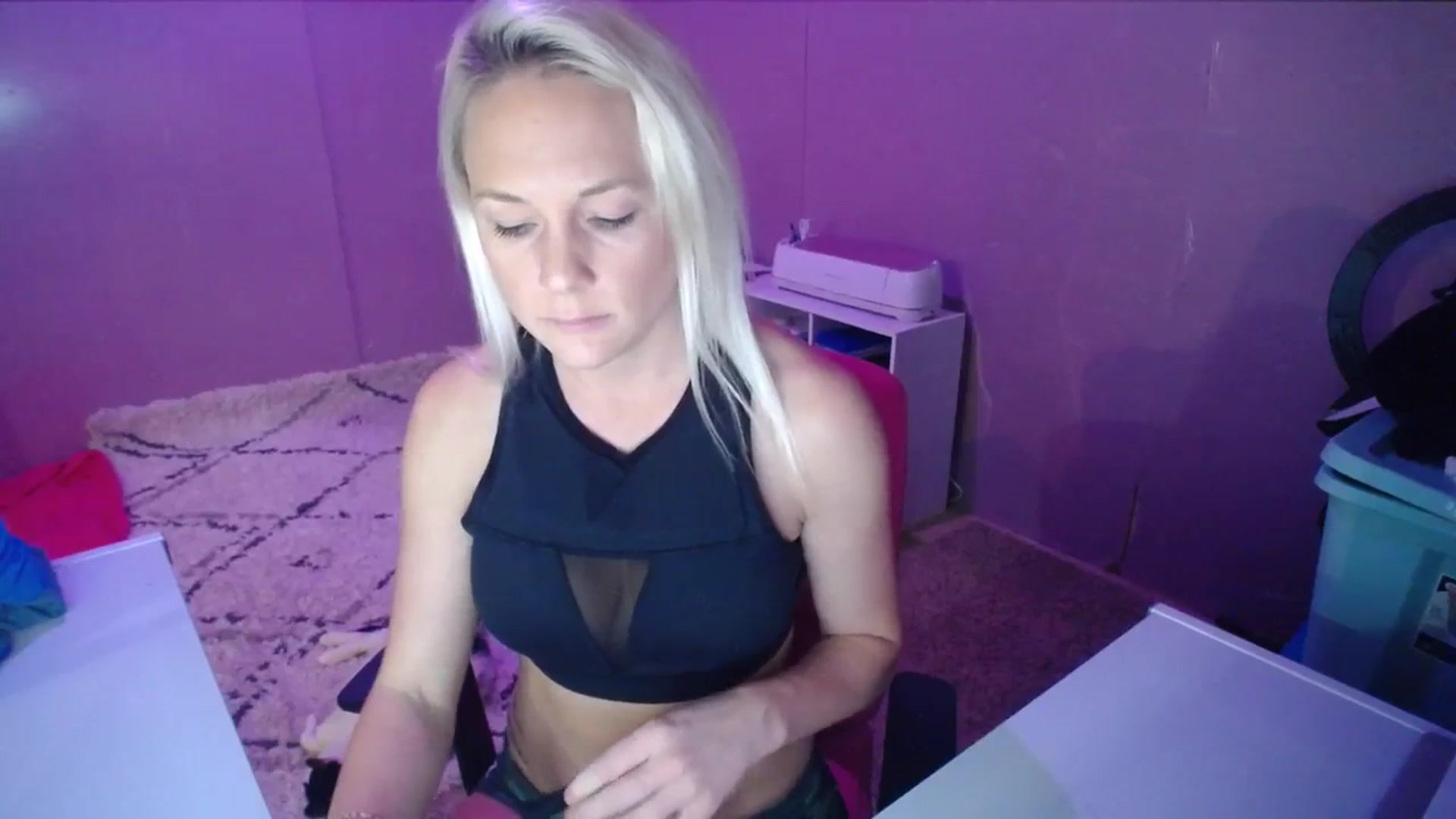 Gallery image thumbnail from AshlynnStorm's myfreecams stream on, 01/10/2024, 20:30 image 8 of 20