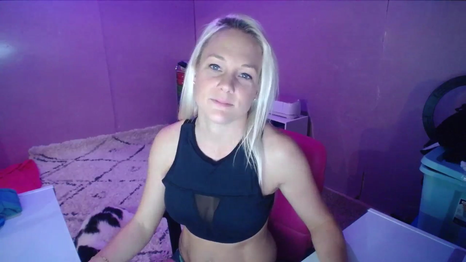 Gallery image thumbnail from AshlynnStorm's myfreecams stream on, 01/10/2024, 20:30 image 14 of 20