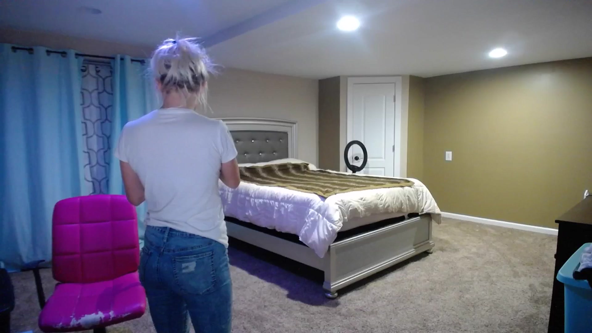 Gallery image thumbnail from AshlynnStorm's myfreecams stream on, 01/15/2024, 06:48 image 2 of 20
