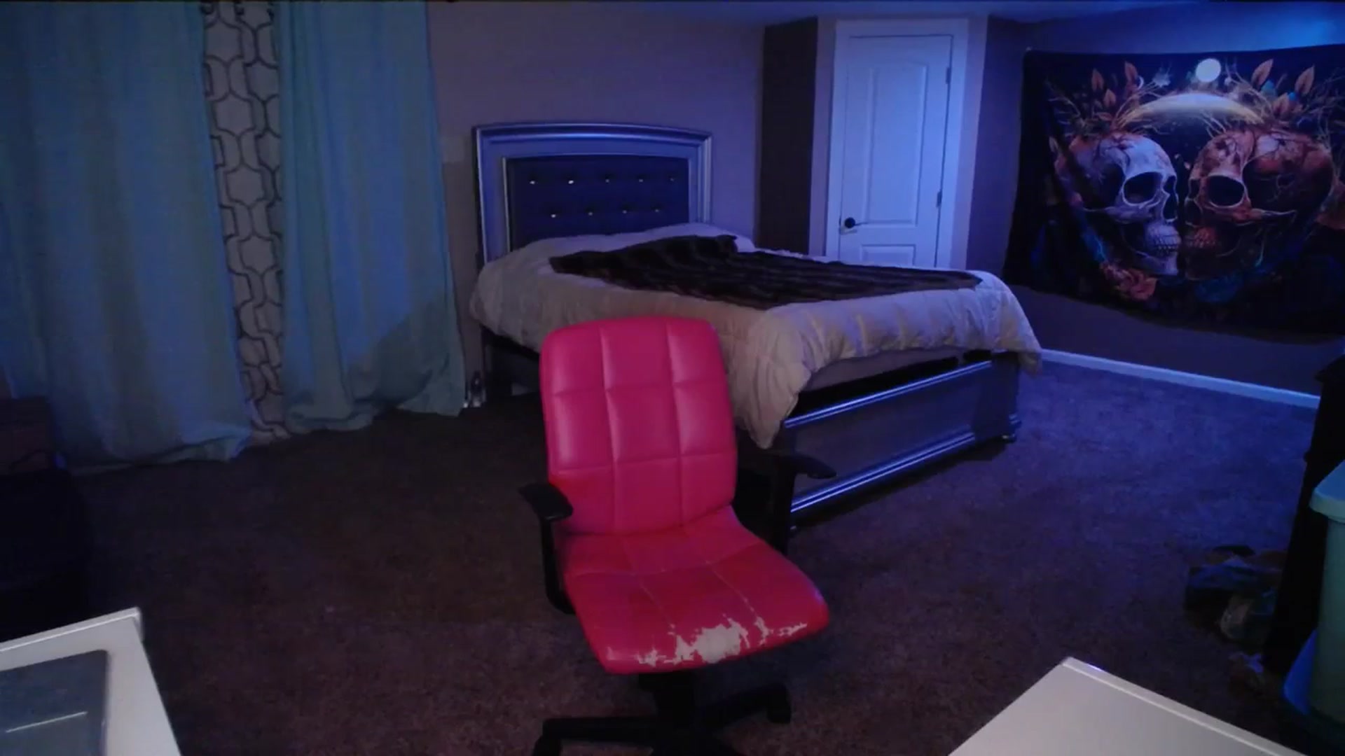 Gallery image thumbnail from AshlynnStorm's myfreecams stream on, 01/15/2024, 07:48 image 4 of 20