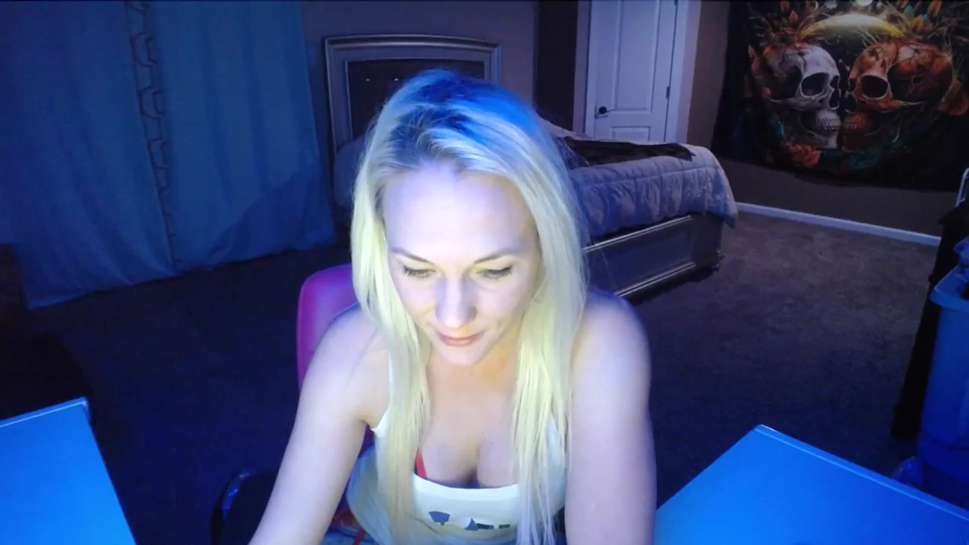 Gallery image thumbnail from AshlynnStorm's myfreecams stream on, 01/17/2024, 08:09 image 6 of 20