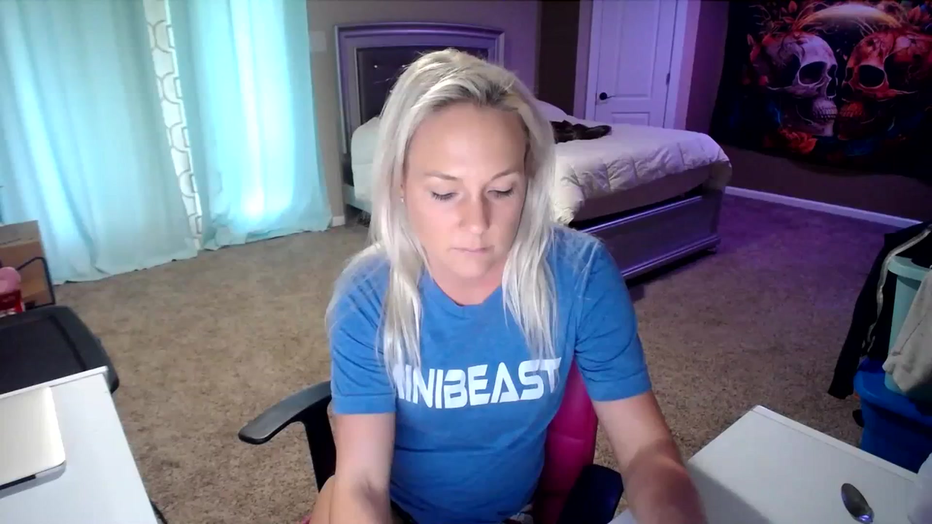 Gallery image thumbnail from AshlynnStorm's myfreecams stream on, 02/28/2024, 21:16 image 6 of 20