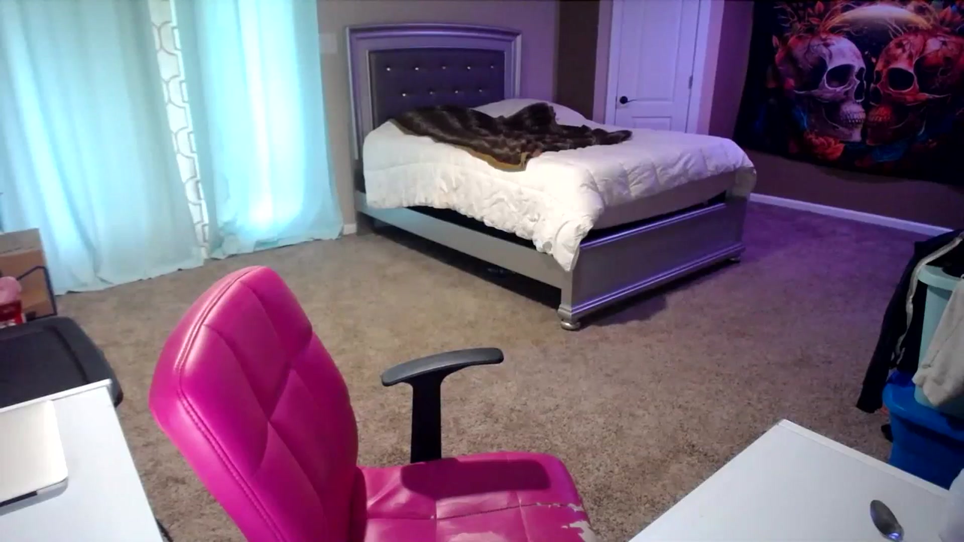 Gallery image thumbnail from AshlynnStorm's myfreecams stream on, 02/28/2024, 21:16 image 9 of 20
