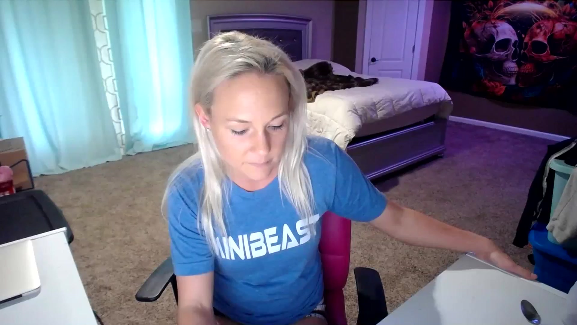 Gallery image thumbnail from AshlynnStorm's myfreecams stream on, 02/28/2024, 21:16 image 7 of 20