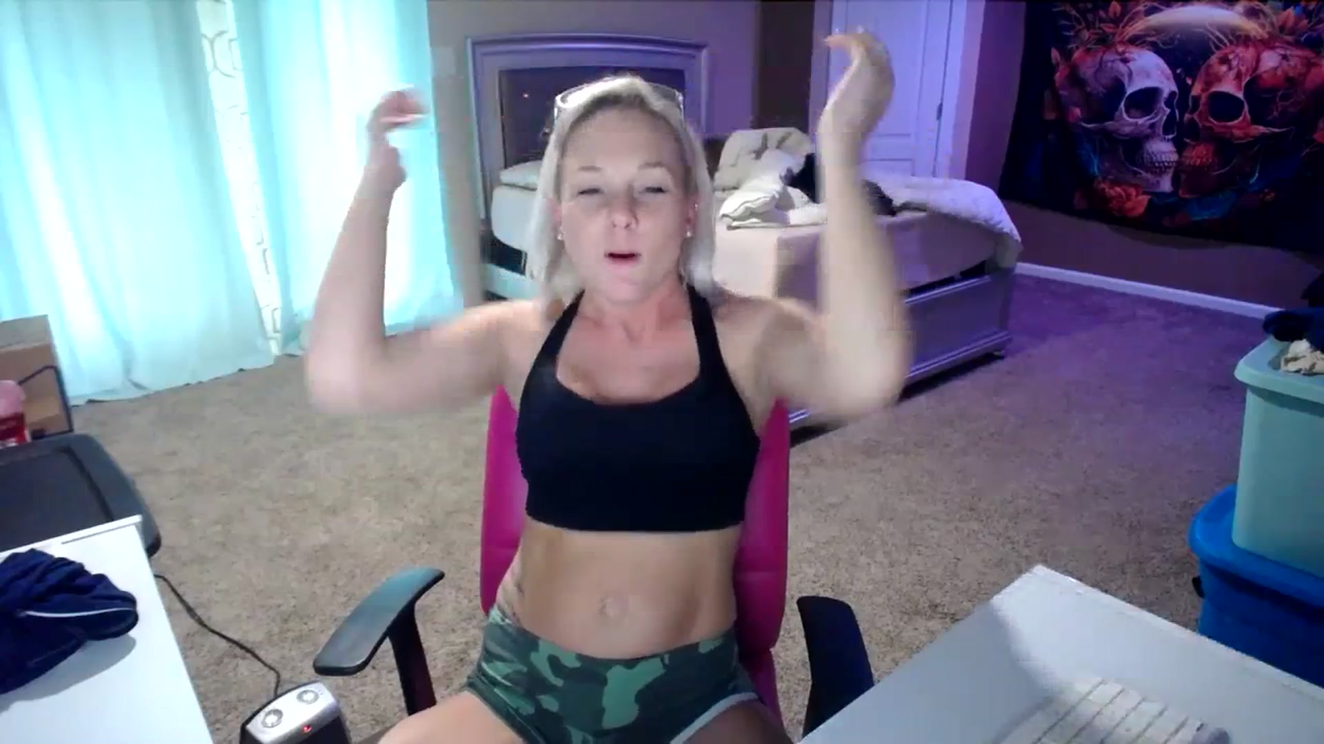 Gallery image thumbnail from AshlynnStorm's myfreecams stream on, 02/29/2024, 20:33 image 5 of 20