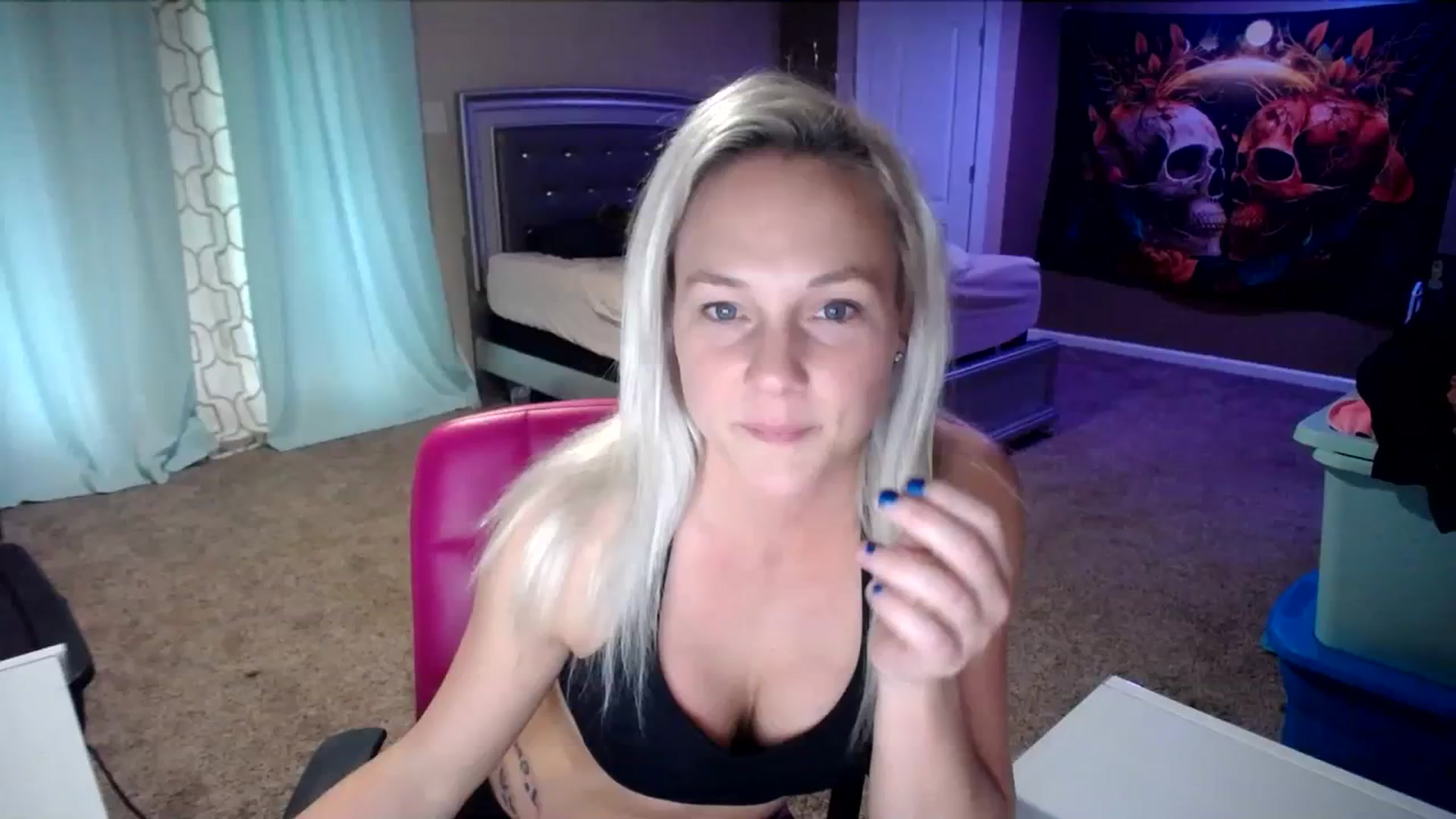 Gallery image thumbnail from AshlynnStorm's myfreecams stream on, 03/09/2024, 21:14 image 13 of 20