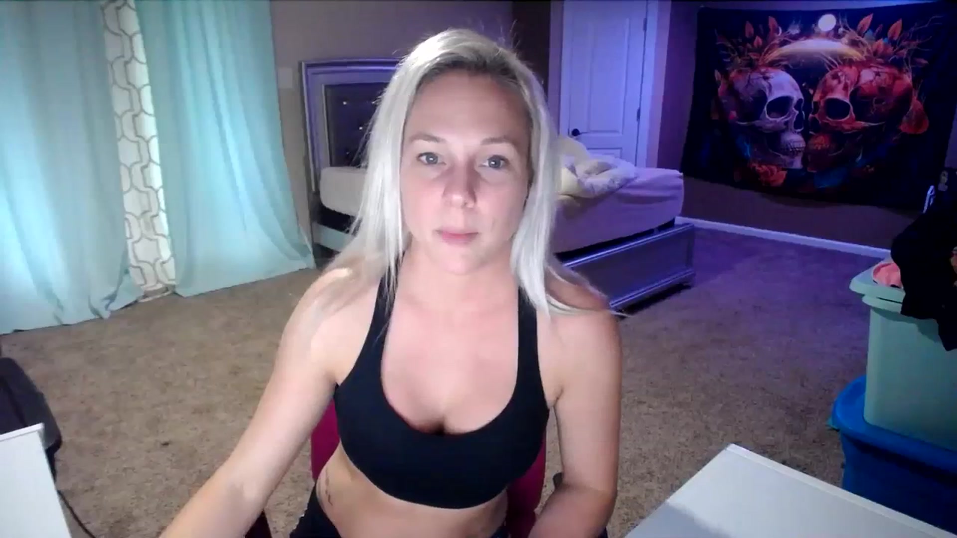 Gallery image thumbnail from AshlynnStorm's myfreecams stream on, 03/09/2024, 21:14 image 17 of 20