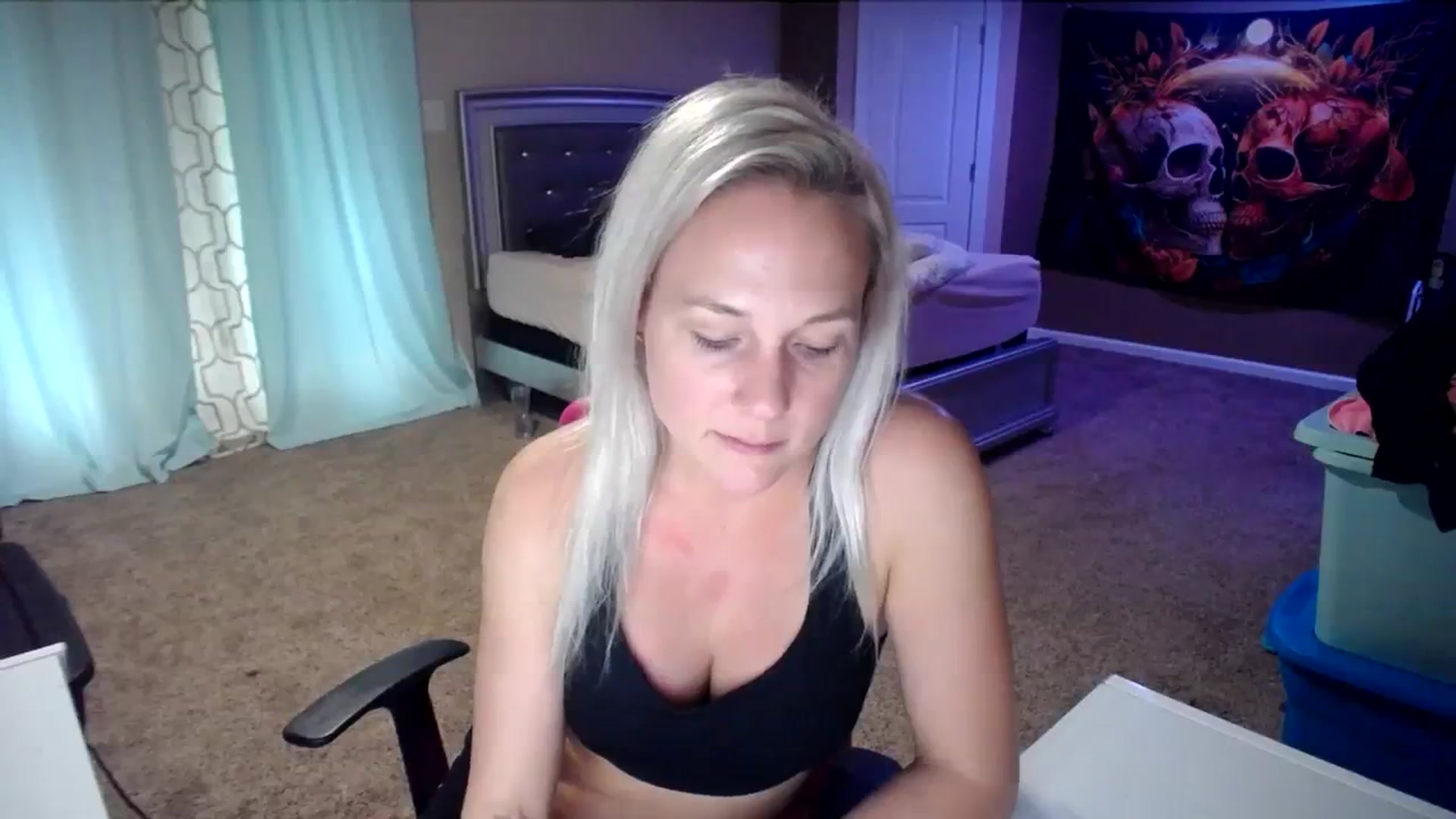 Gallery image thumbnail from AshlynnStorm's myfreecams stream on, 03/09/2024, 22:03 image 5 of 20