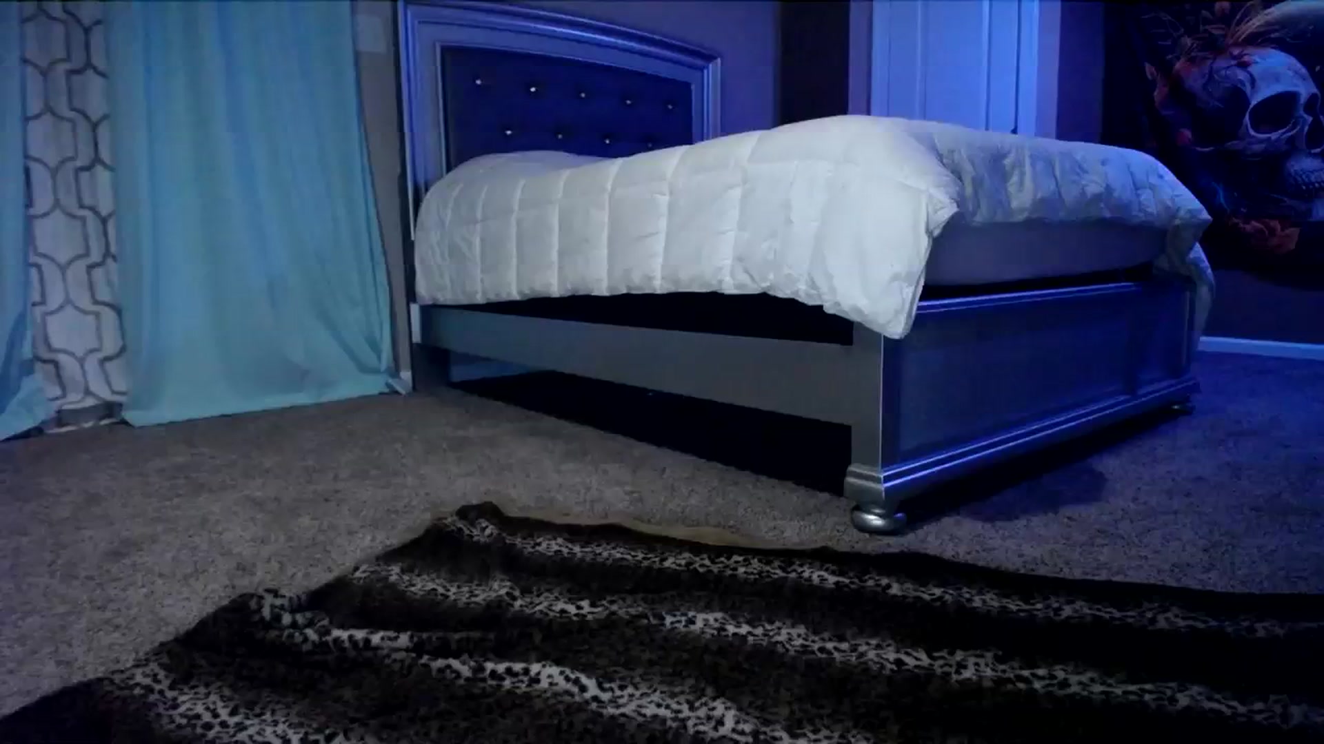 Gallery image thumbnail from AshlynnStorm's myfreecams stream on, 03/12/2024, 05:45 image 17 of 20