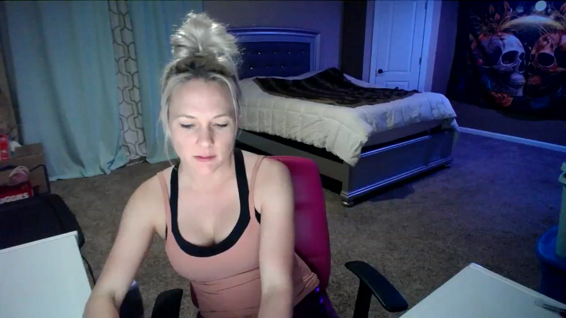 Gallery image thumbnail from AshlynnStorm's myfreecams stream on, 03/12/2024, 07:43 image 5 of 20