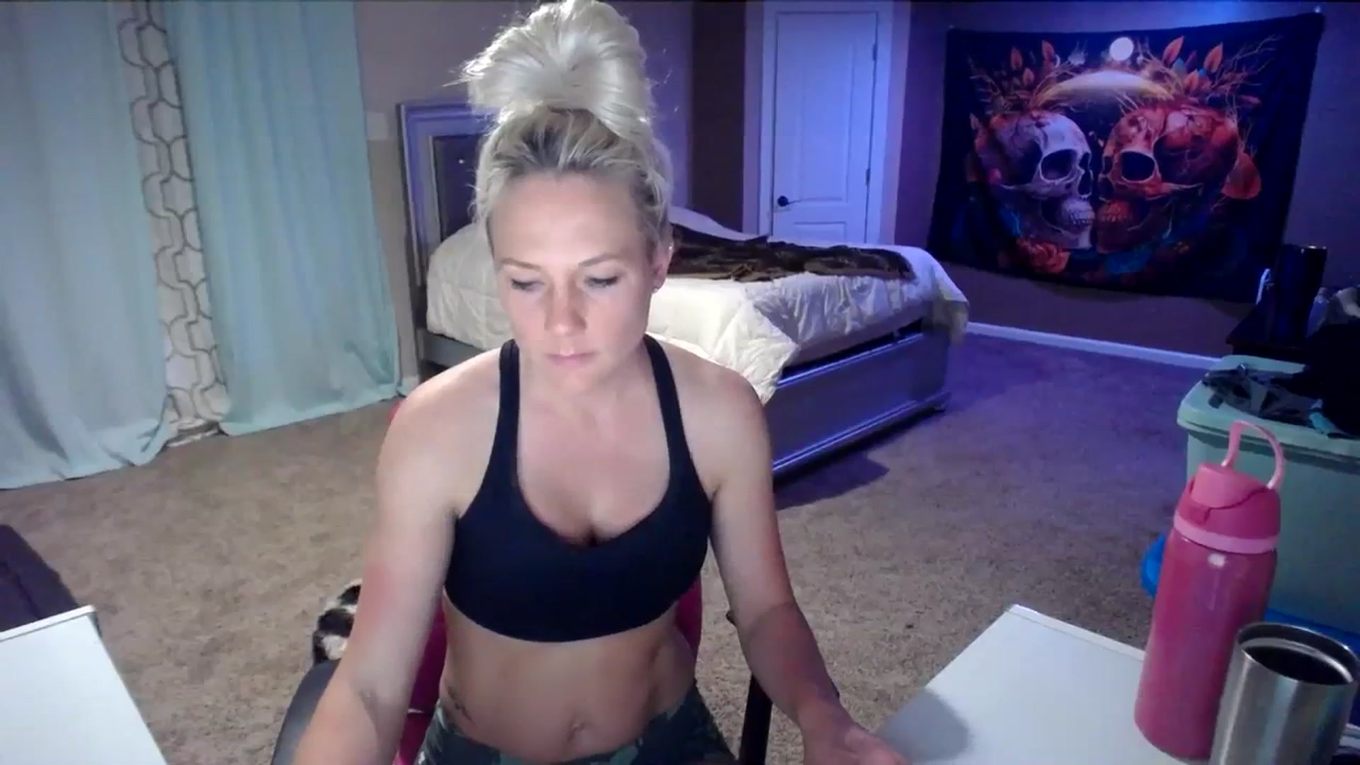 Gallery image thumbnail from AshlynnStorm's myfreecams stream on, 03/15/2024, 06:38 image 2 of 20