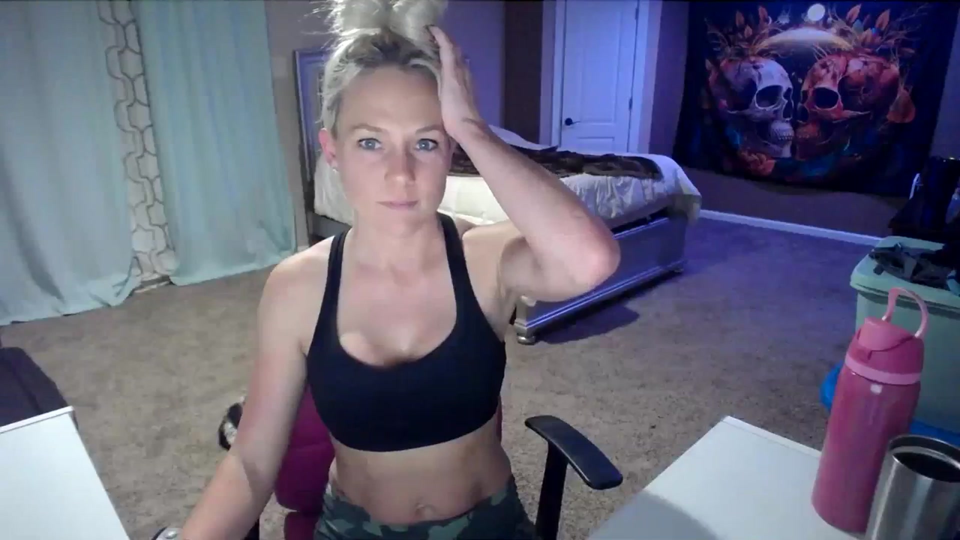 Gallery image thumbnail from AshlynnStorm's myfreecams stream on, 03/15/2024, 06:38 image 11 of 20