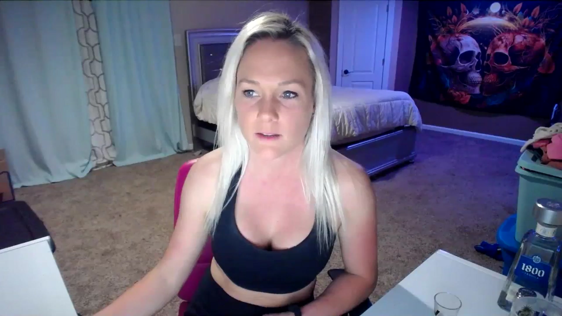 Gallery image thumbnail from AshlynnStorm's myfreecams stream on, 03/18/2024, 05:41 image 6 of 20