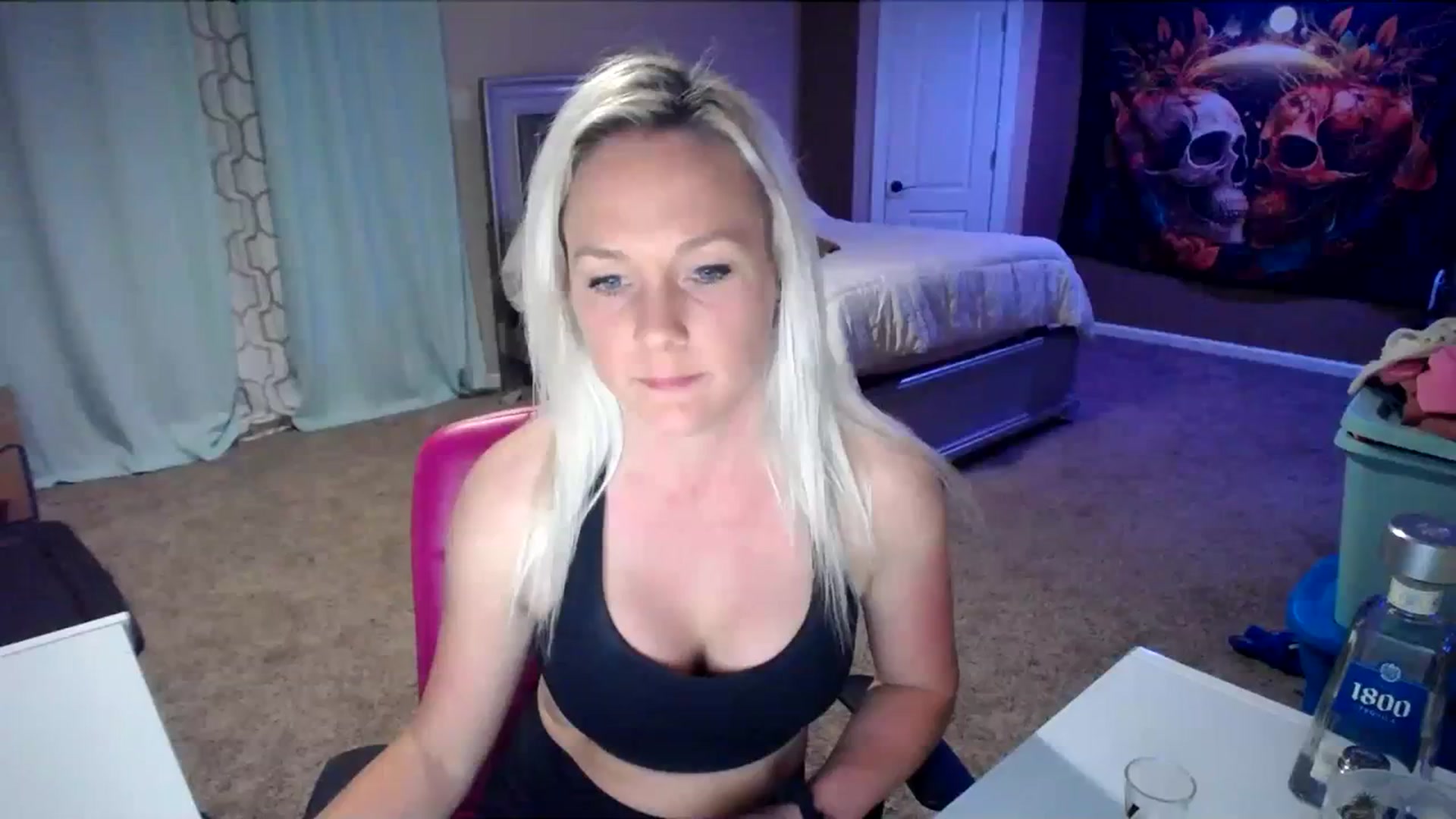 Gallery image thumbnail from AshlynnStorm's myfreecams stream on, 03/18/2024, 05:41 image 4 of 20