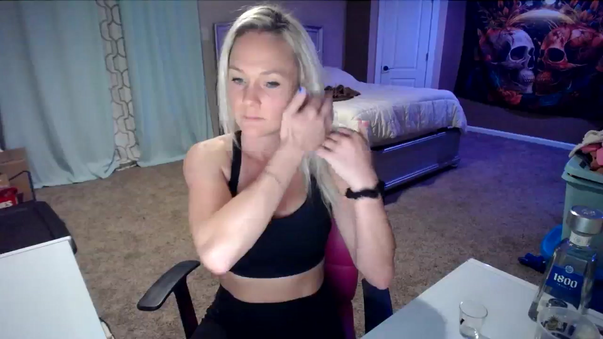 Gallery image thumbnail from AshlynnStorm's myfreecams stream on, 03/18/2024, 05:41 image 19 of 20