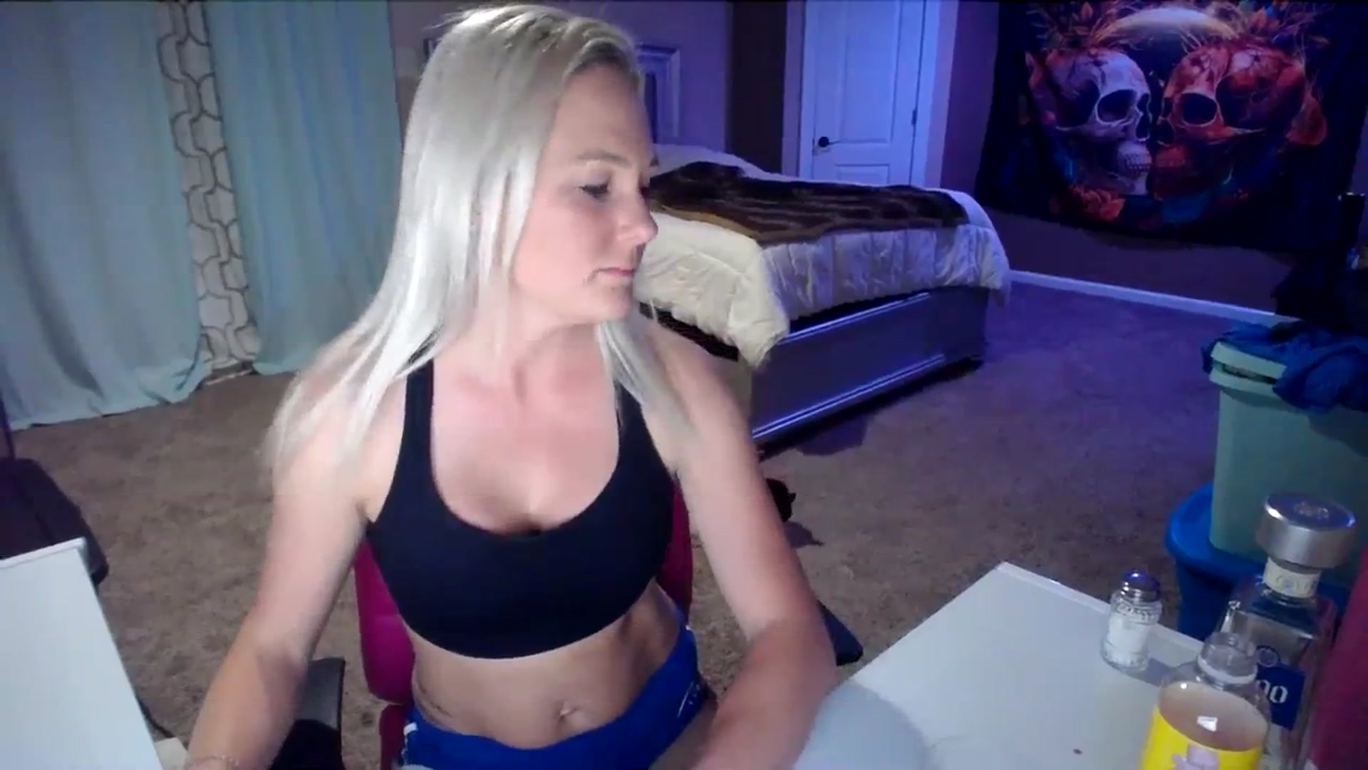 Gallery image thumbnail from AshlynnStorm's myfreecams stream on, 03/26/2024, 04:30 image 5 of 20