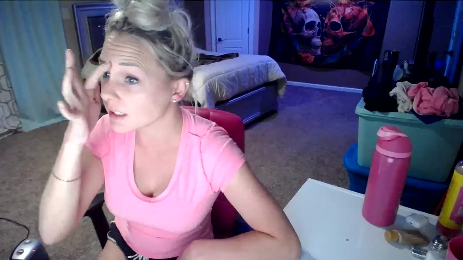 Gallery image thumbnail from AshlynnStorm's myfreecams stream on, 03/31/2024, 08:03 image 20 of 20