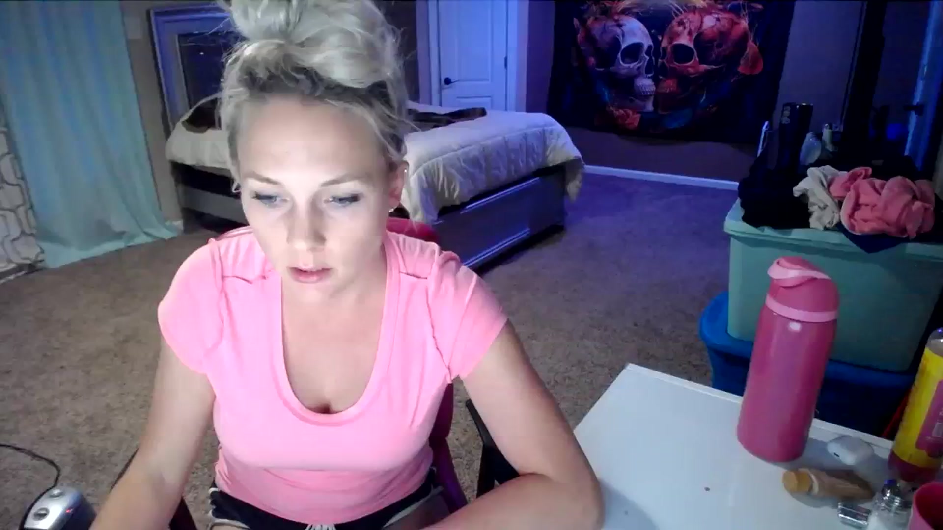 Gallery image thumbnail from AshlynnStorm's myfreecams stream on, 03/31/2024, 08:03 image 19 of 20