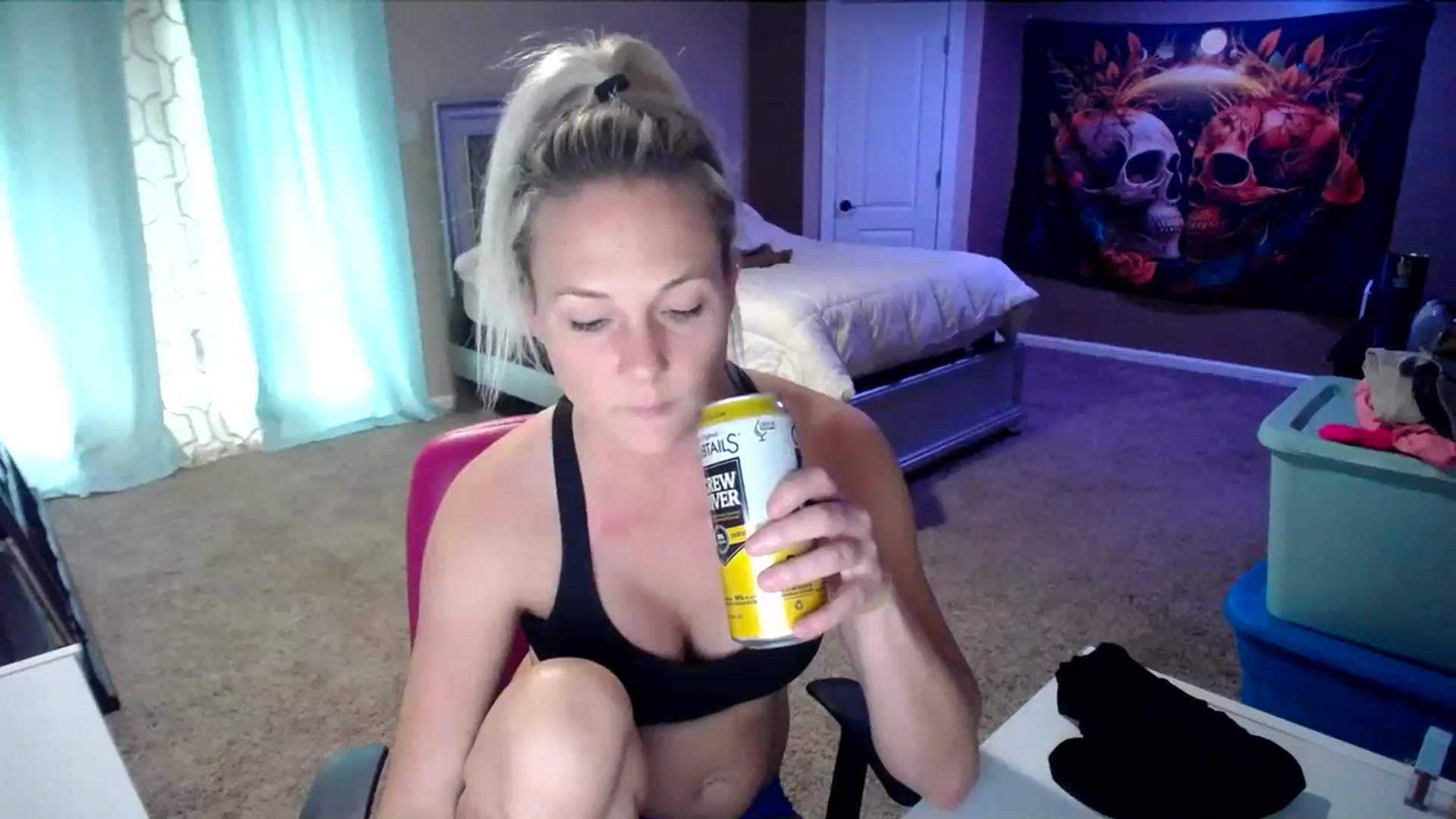 Gallery image thumbnail from AshlynnStorm's myfreecams stream on, 04/05/2024, 18:42 image 20 of 20