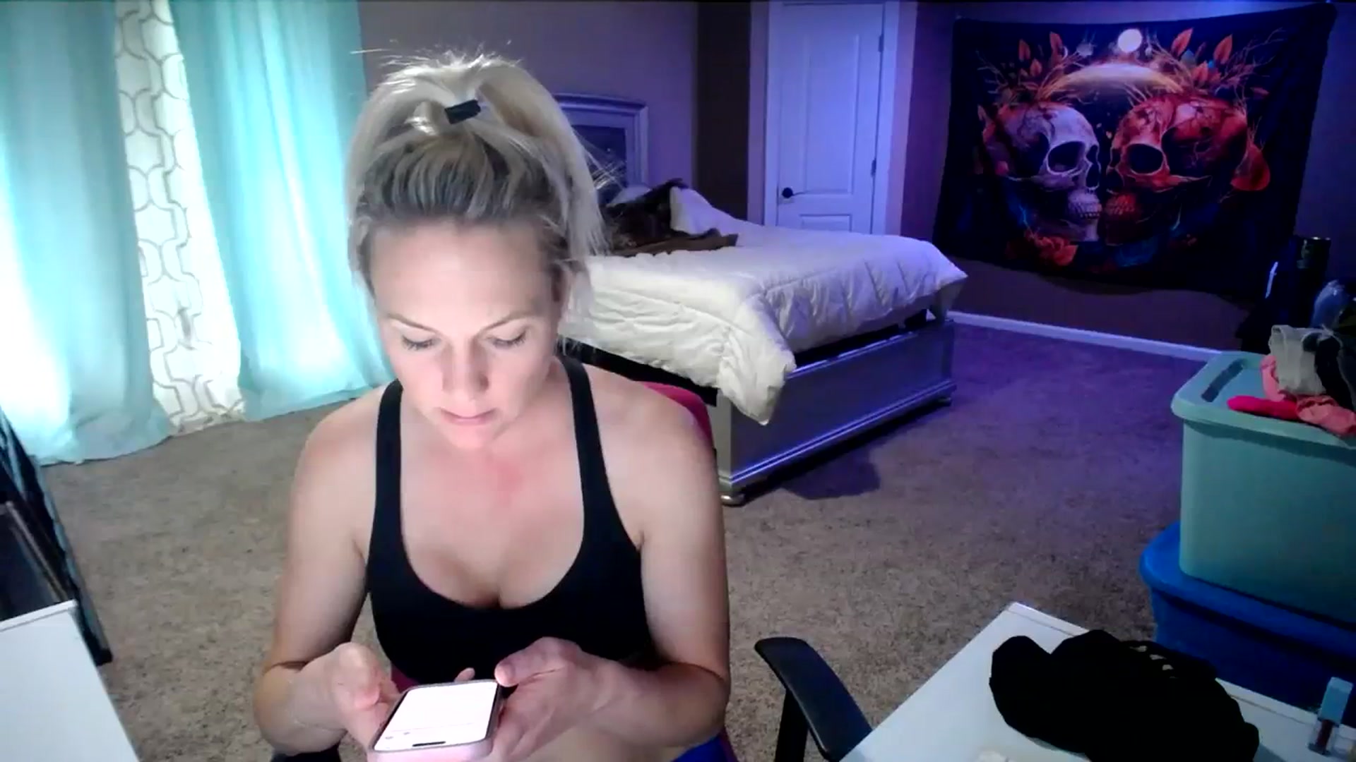 Gallery image thumbnail from AshlynnStorm's myfreecams stream on, 04/05/2024, 18:42 image 7 of 20