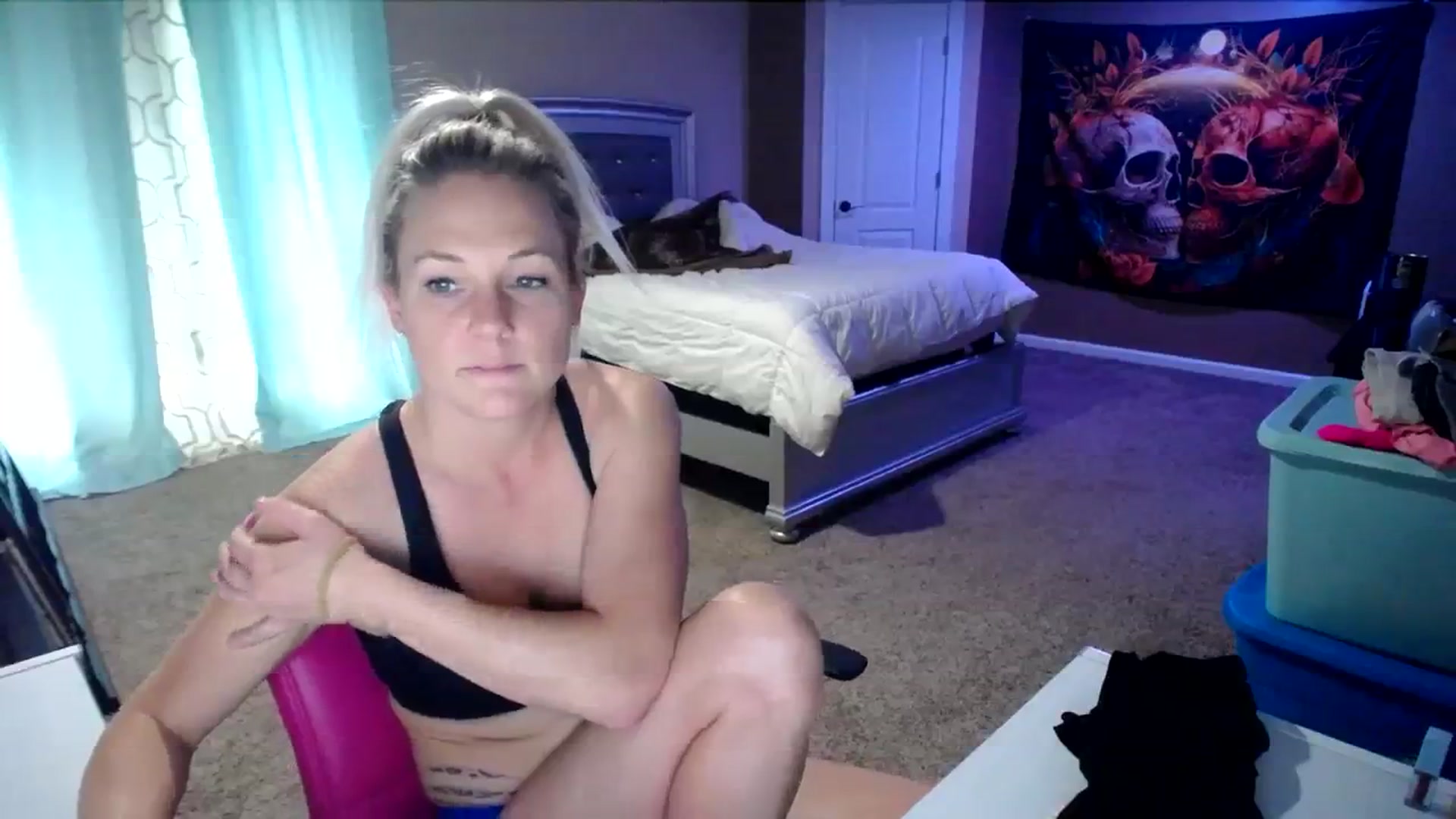 Gallery image thumbnail from AshlynnStorm's myfreecams stream on, 04/05/2024, 18:42 image 14 of 20