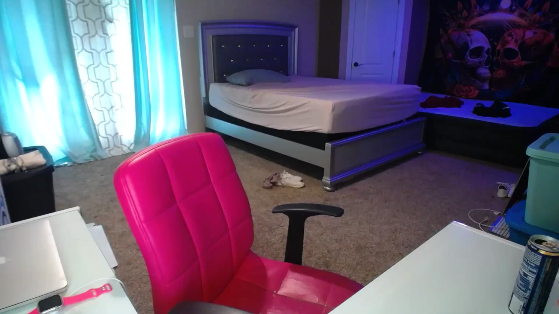 Gallery image thumbnail from AshlynnStorm's myfreecams stream on, 05/18/2024, 17:54 image 14 of 20