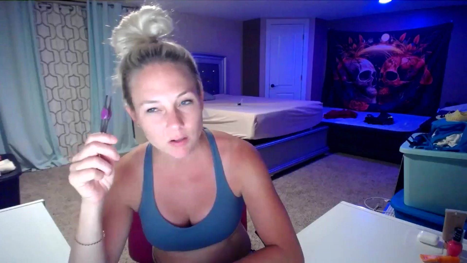 Gallery image thumbnail from AshlynnStorm's myfreecams stream on, 05/20/2024, 04:36 image 14 of 20