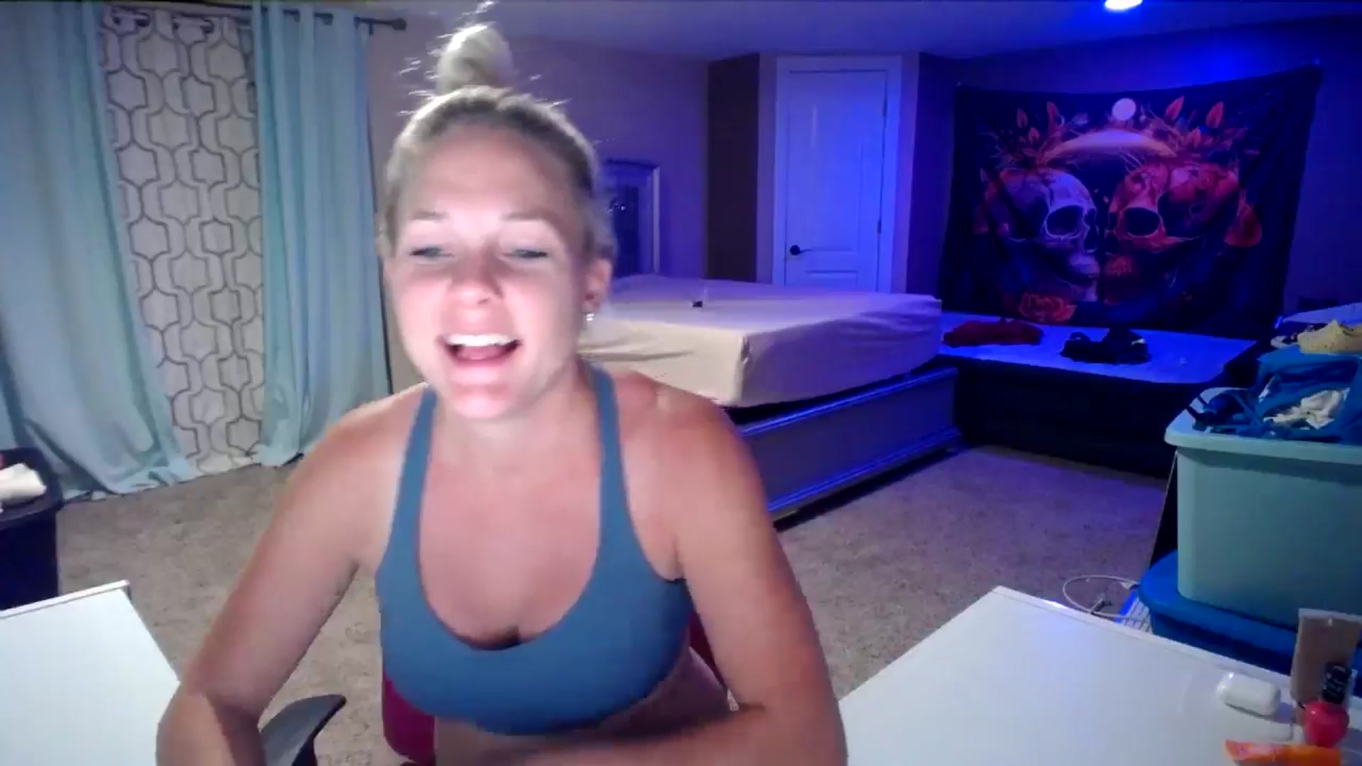 Gallery image thumbnail from AshlynnStorm's myfreecams stream on, 05/20/2024, 04:36 image 13 of 20