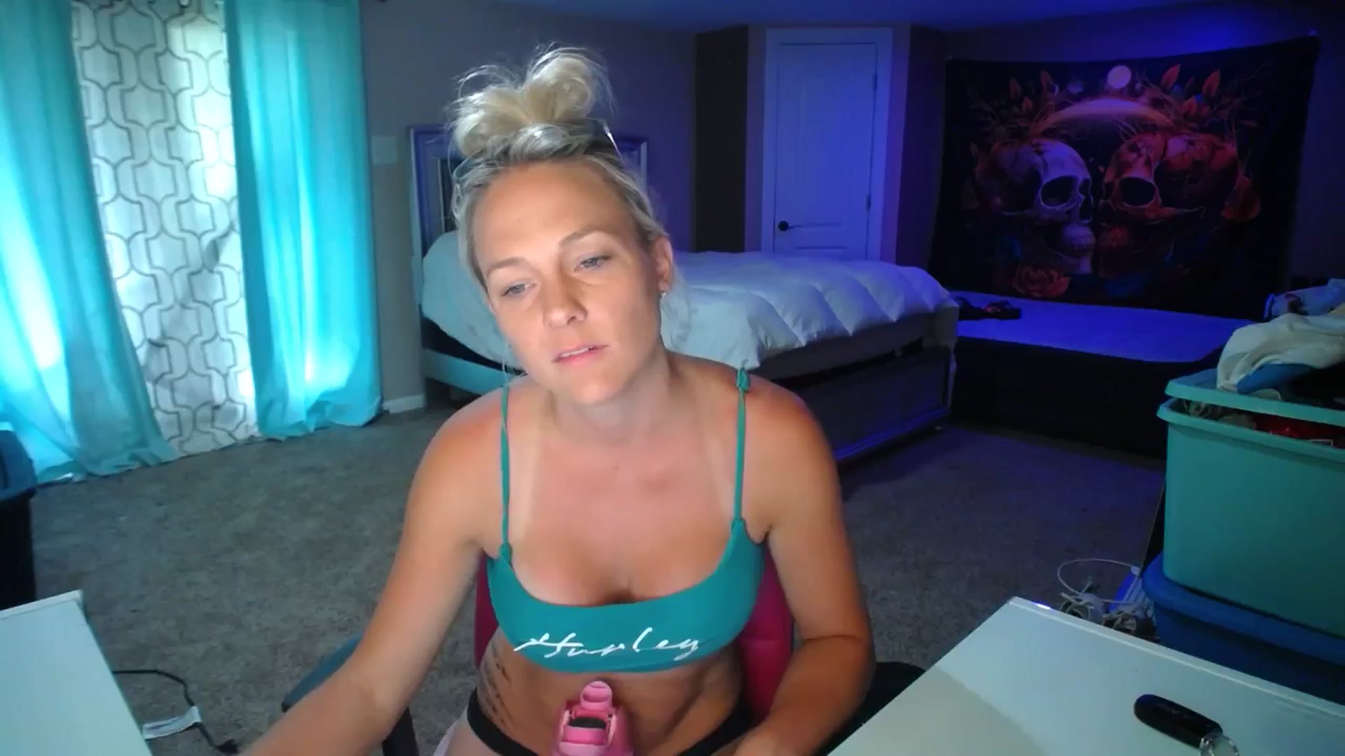 Gallery image thumbnail from AshlynnStorm's myfreecams stream on, 05/25/2024, 20:45 image 7 of 20
