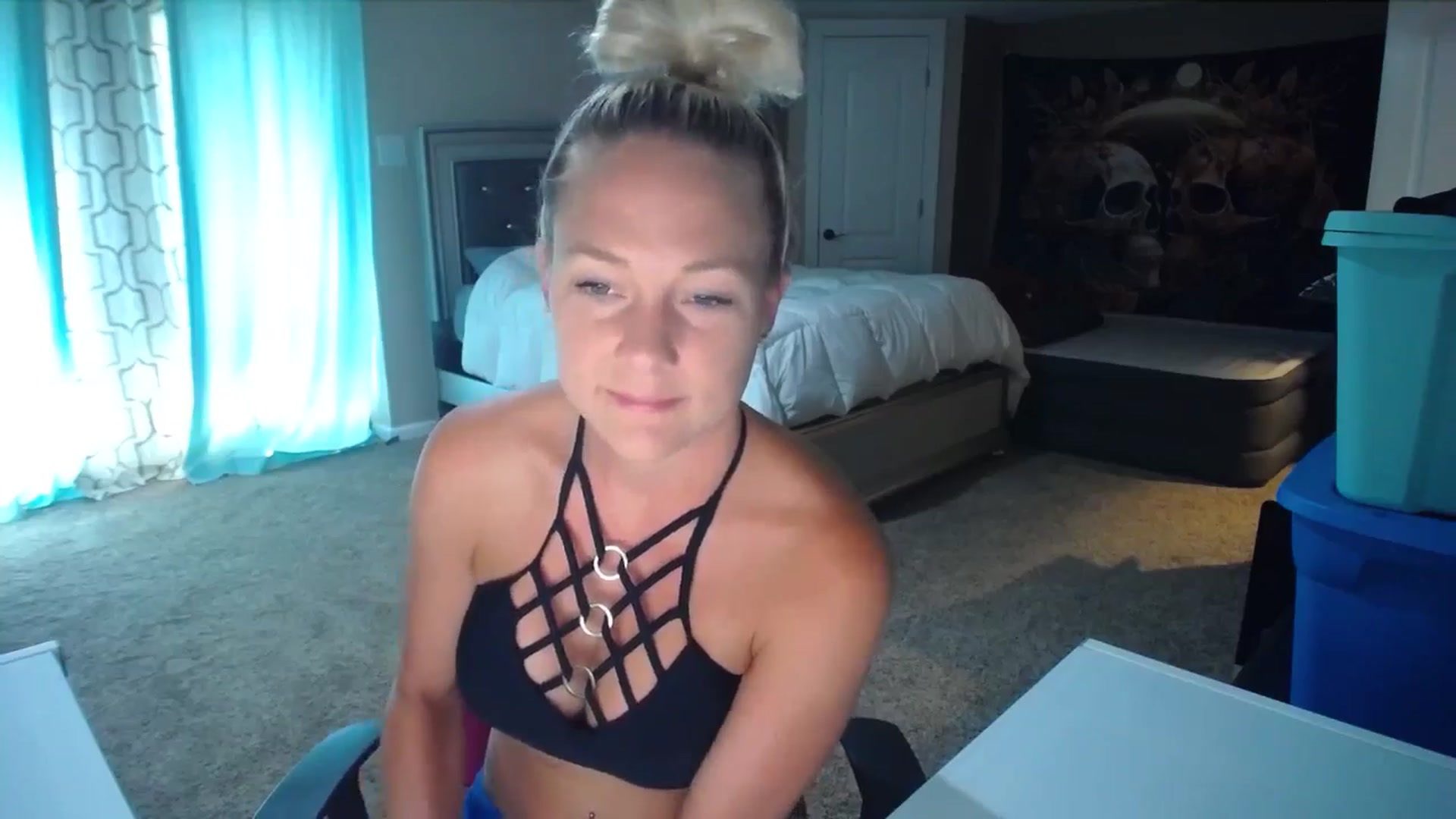 Gallery image thumbnail from AshlynnStorm's myfreecams stream on, 06/16/2024, 13:40 image 15 of 20