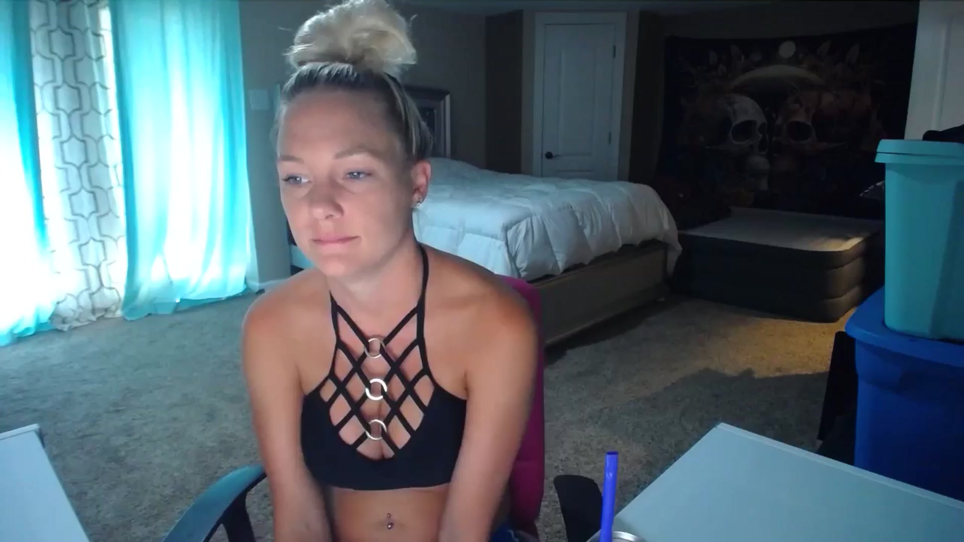 Gallery image thumbnail from AshlynnStorm's myfreecams stream on, 06/16/2024, 13:40 image 16 of 20
