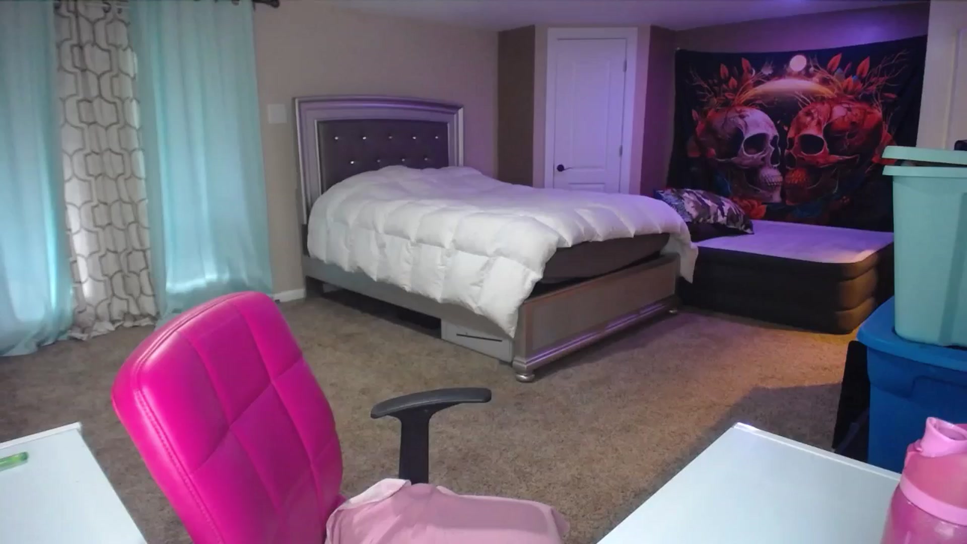 Gallery image thumbnail from AshlynnStorm's myfreecams stream on, 06/27/2024, 12:39 image 12 of 20