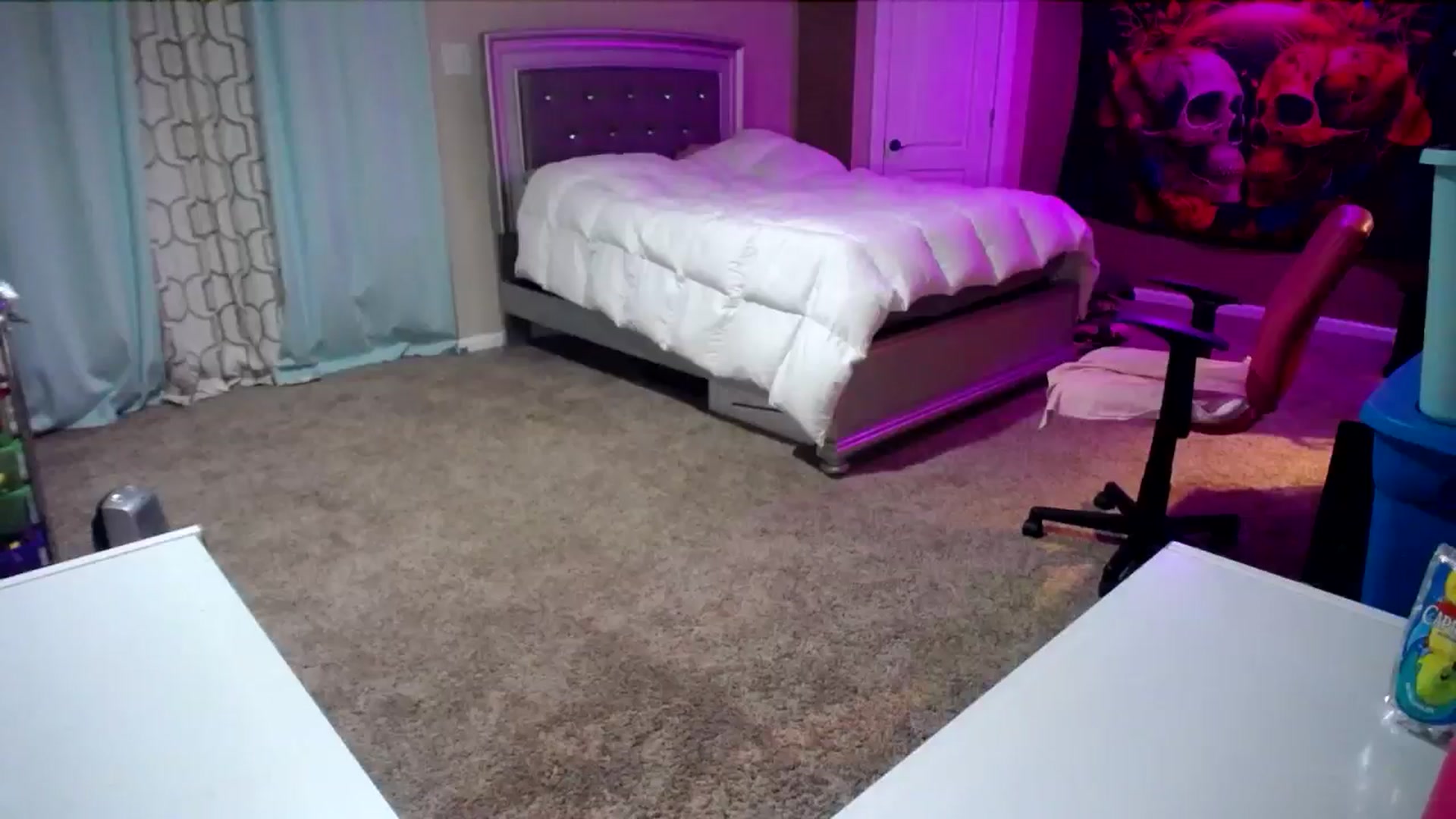 Gallery image thumbnail from AshlynnStorm's myfreecams stream on, 07/19/2024, 08:05 image 6 of 20