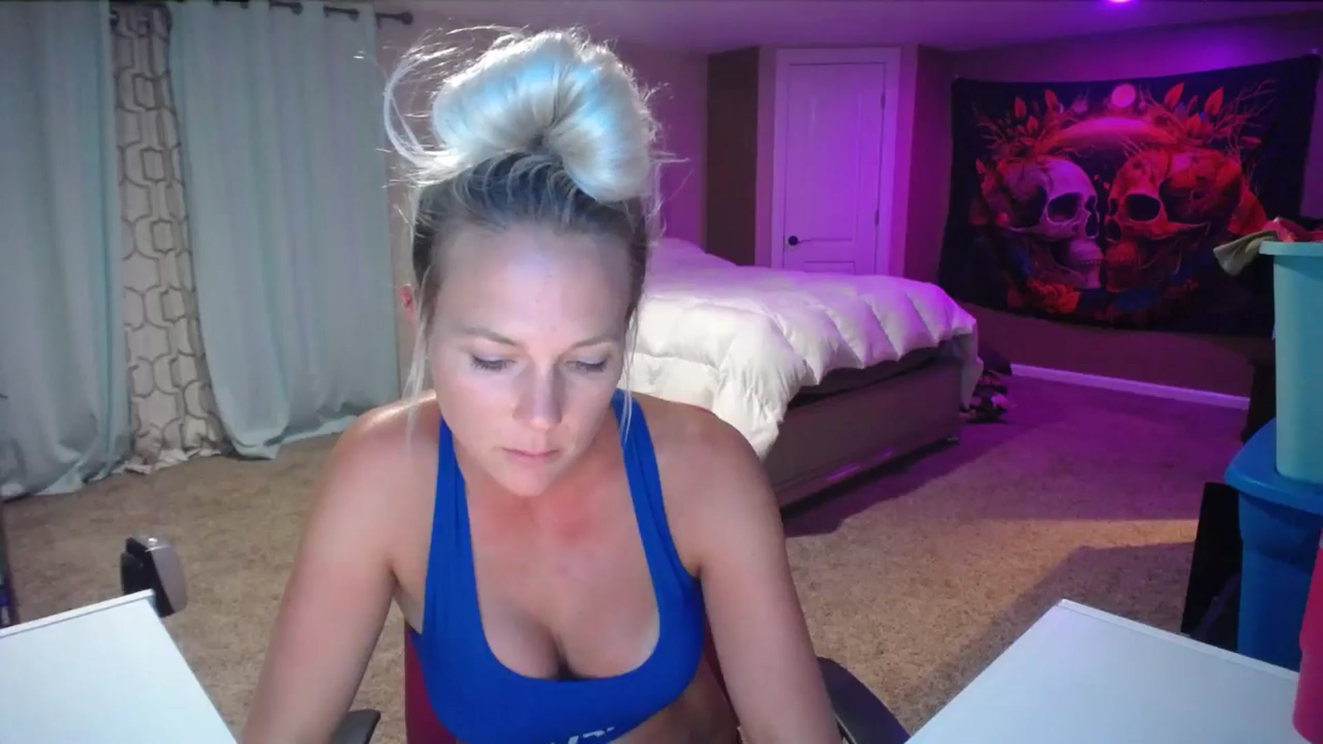 Gallery image thumbnail from AshlynnStorm's myfreecams stream on, 07/20/2024, 08:30 image 20 of 20