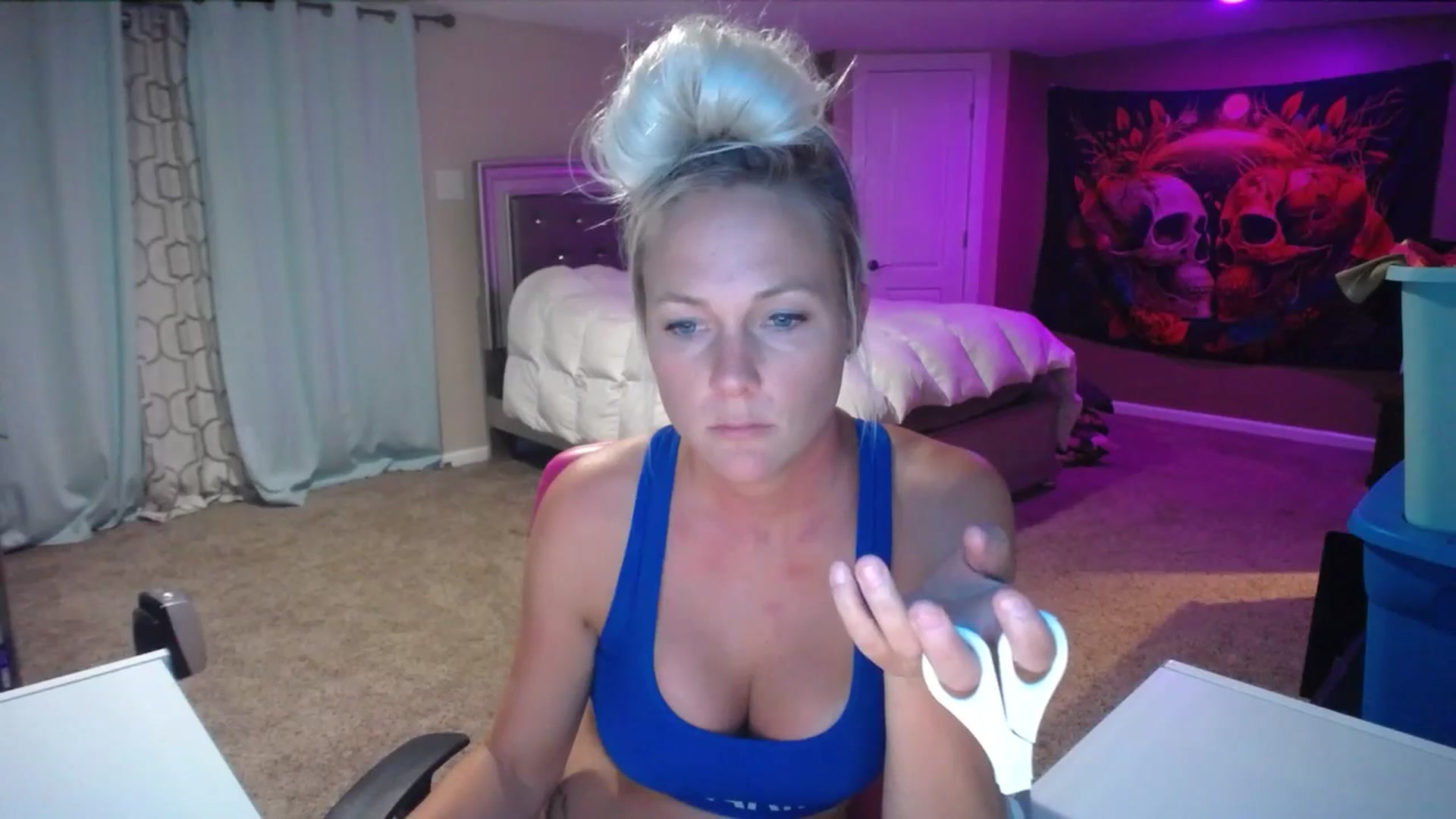 Gallery image thumbnail from AshlynnStorm's myfreecams stream on, 07/20/2024, 08:30 image 17 of 20