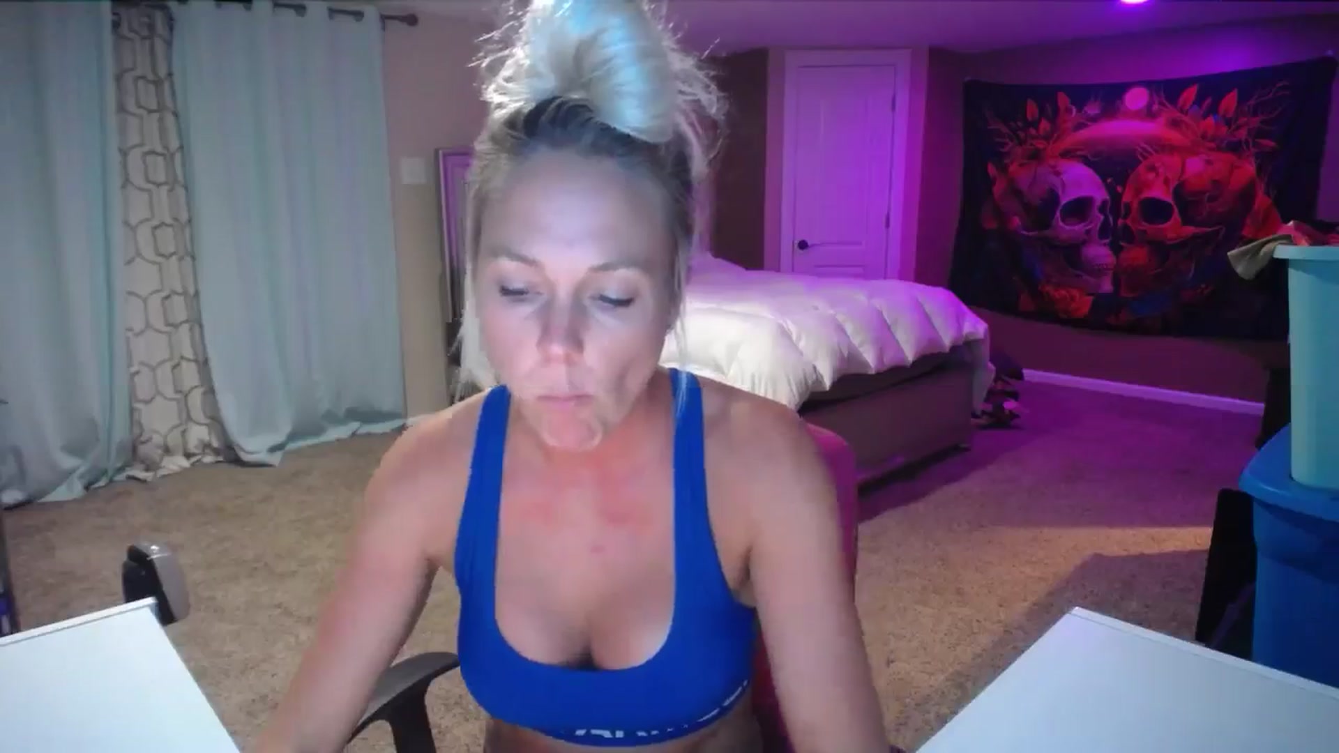 Gallery image thumbnail from AshlynnStorm's myfreecams stream on, 07/20/2024, 08:30 image 19 of 20