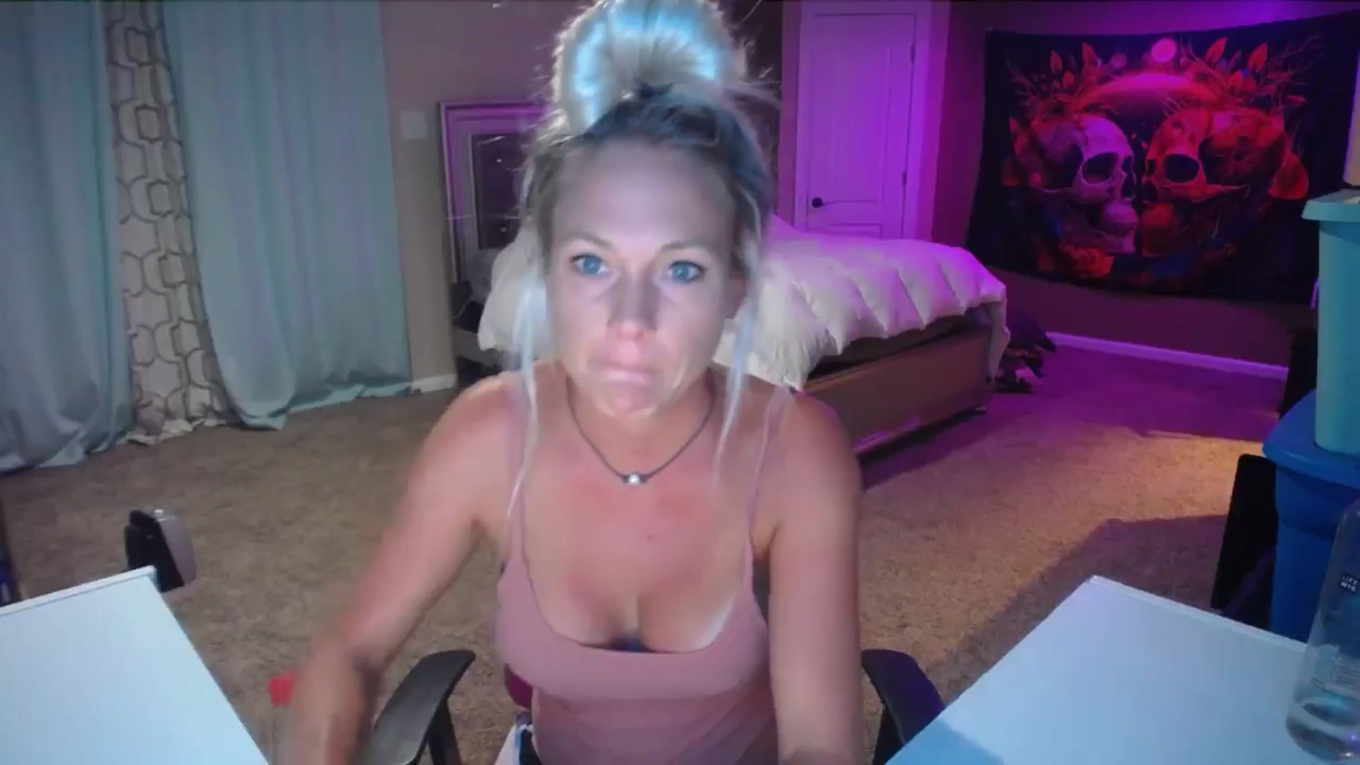 Gallery image thumbnail from AshlynnStorm's myfreecams stream on, 07/22/2024, 07:25 image 9 of 20