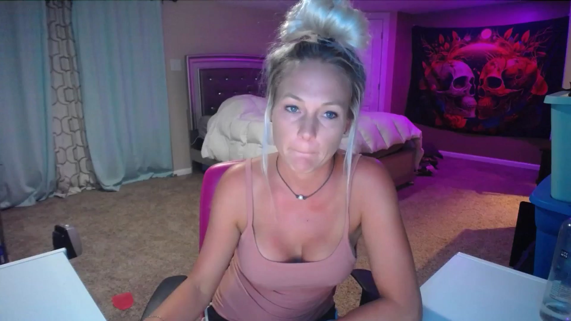 Gallery image thumbnail from AshlynnStorm's myfreecams stream on, 07/22/2024, 07:25 image 18 of 20