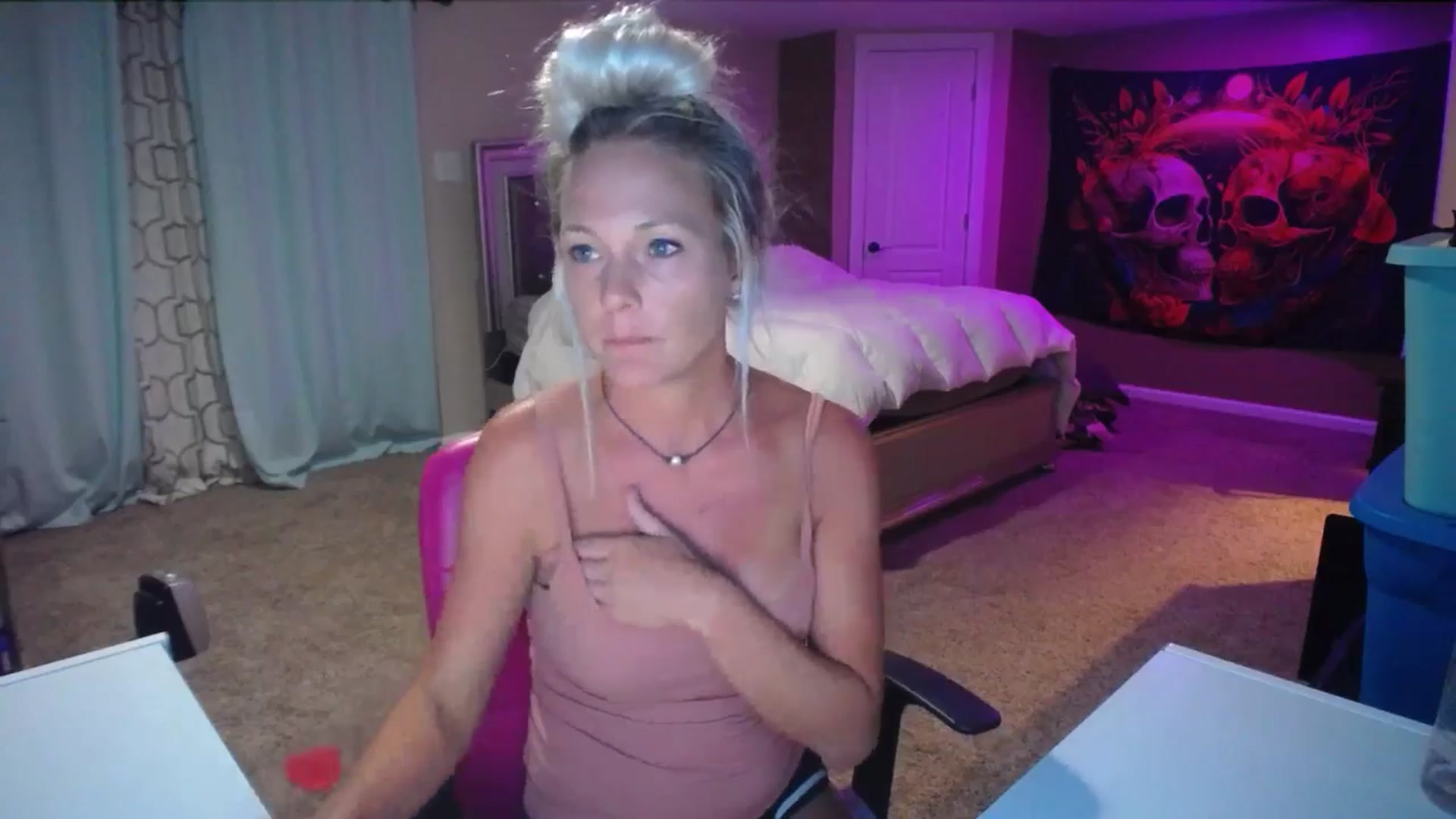 Gallery image thumbnail from AshlynnStorm's myfreecams stream on, 07/22/2024, 07:25 image 20 of 20