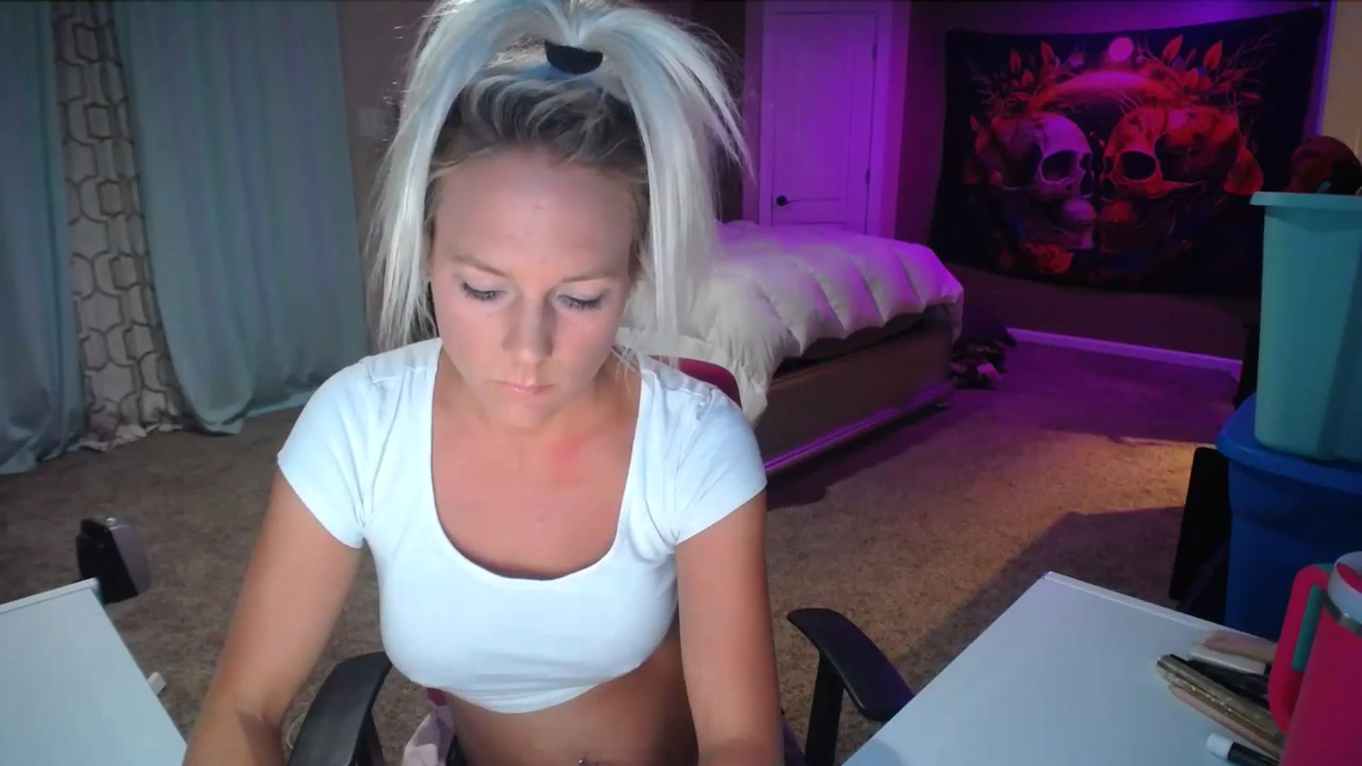 Gallery image thumbnail from AshlynnStorm's myfreecams stream on, 07/24/2024, 06:21 image 20 of 20