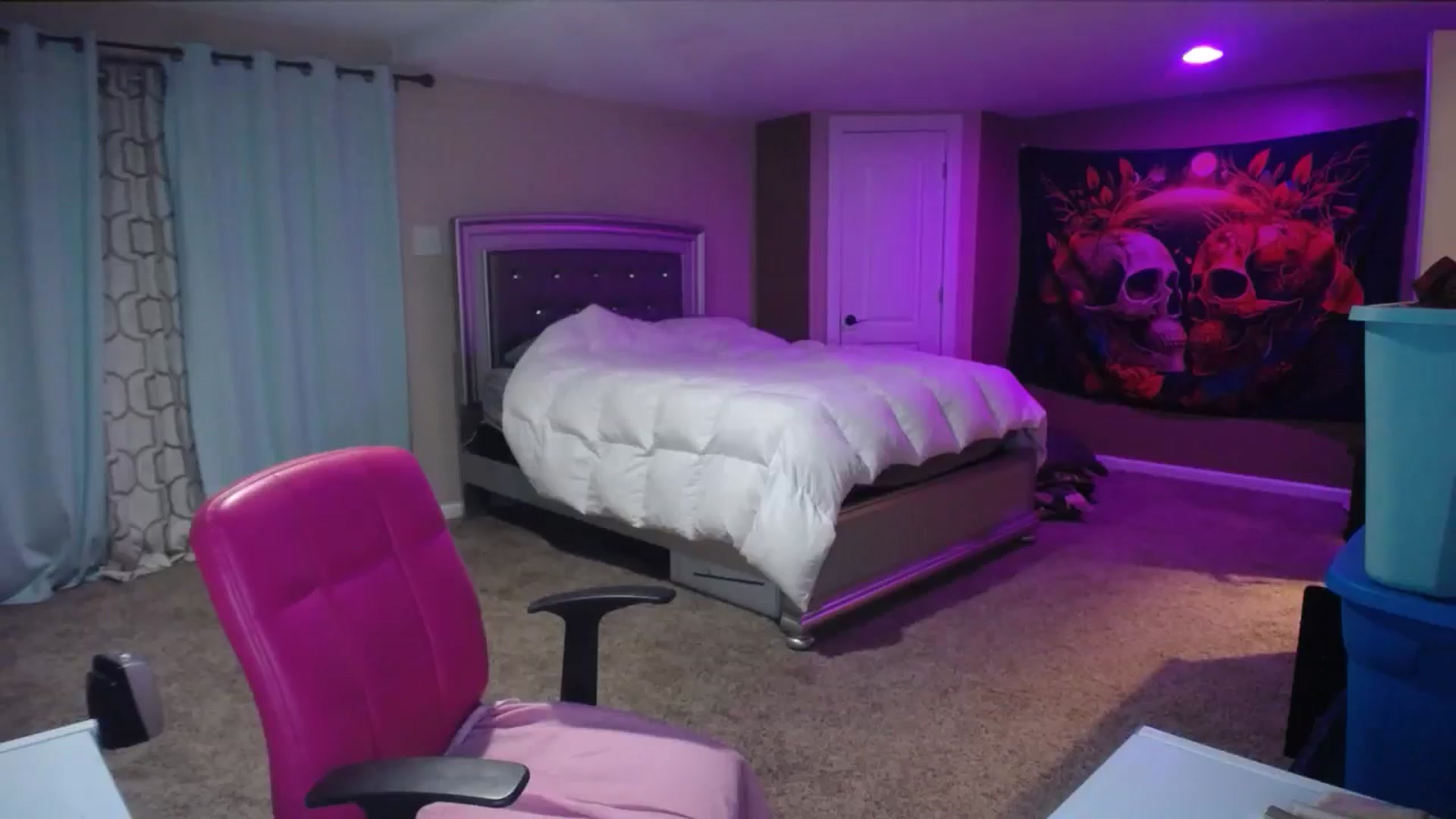 Gallery image thumbnail from AshlynnStorm's myfreecams stream on, 07/24/2024, 06:21 image 9 of 20