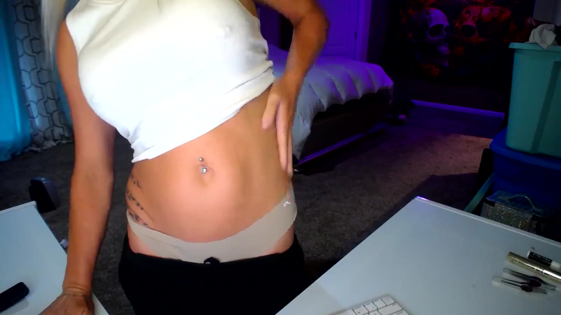Gallery image thumbnail from AshlynnStorm's myfreecams stream on, 07/27/2024, 11:14 image 20 of 20