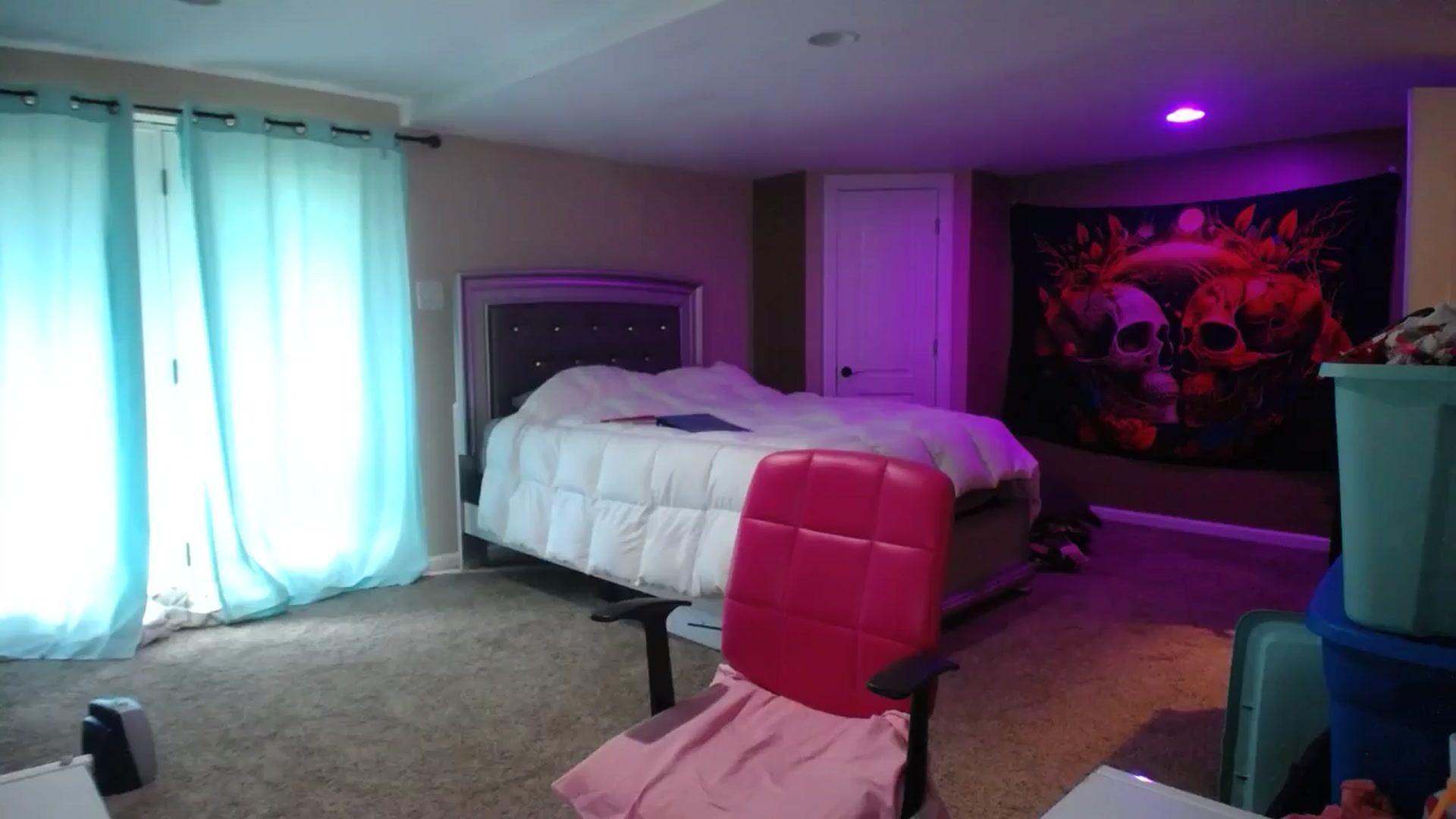Gallery image thumbnail from AshlynnStorm's myfreecams stream on, 08/06/2024, 16:19 image 10 of 20