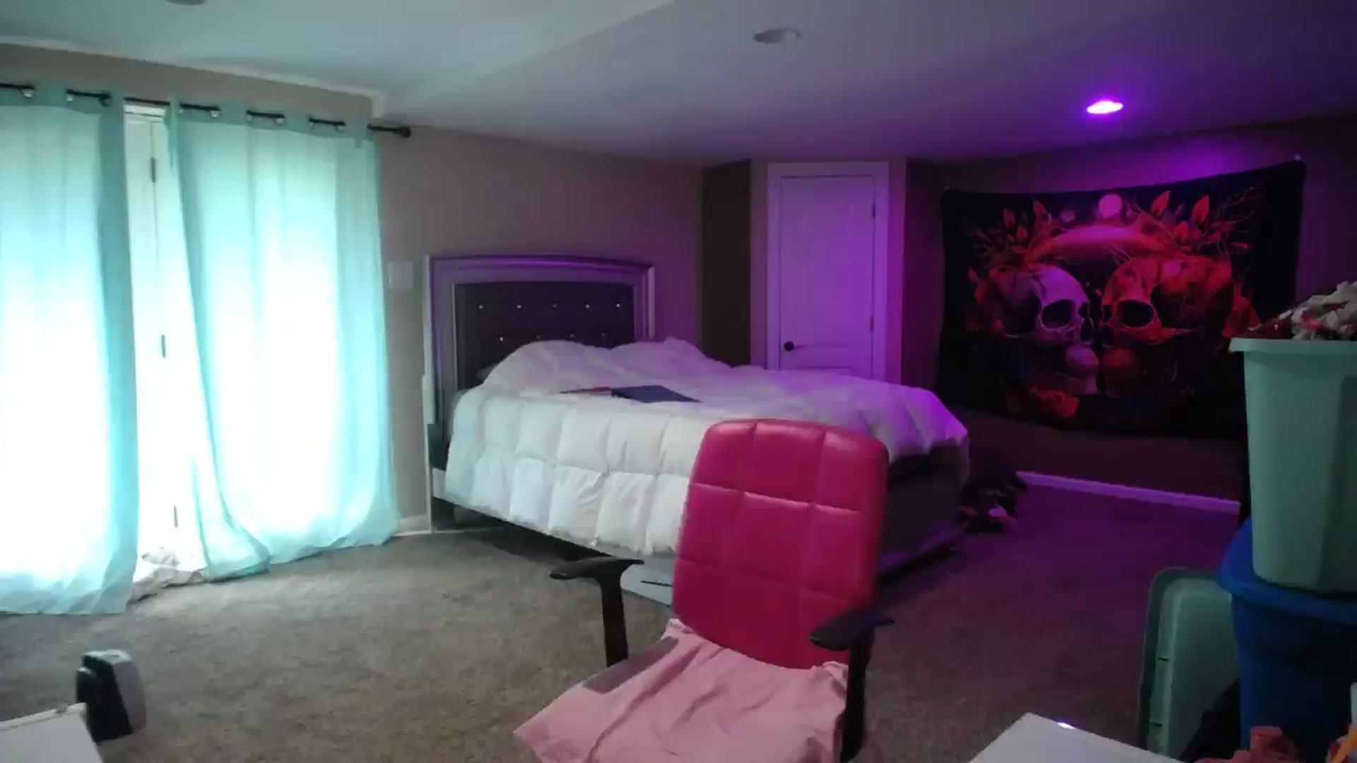 Gallery image thumbnail from AshlynnStorm's myfreecams stream on, 08/06/2024, 16:19 image 9 of 20