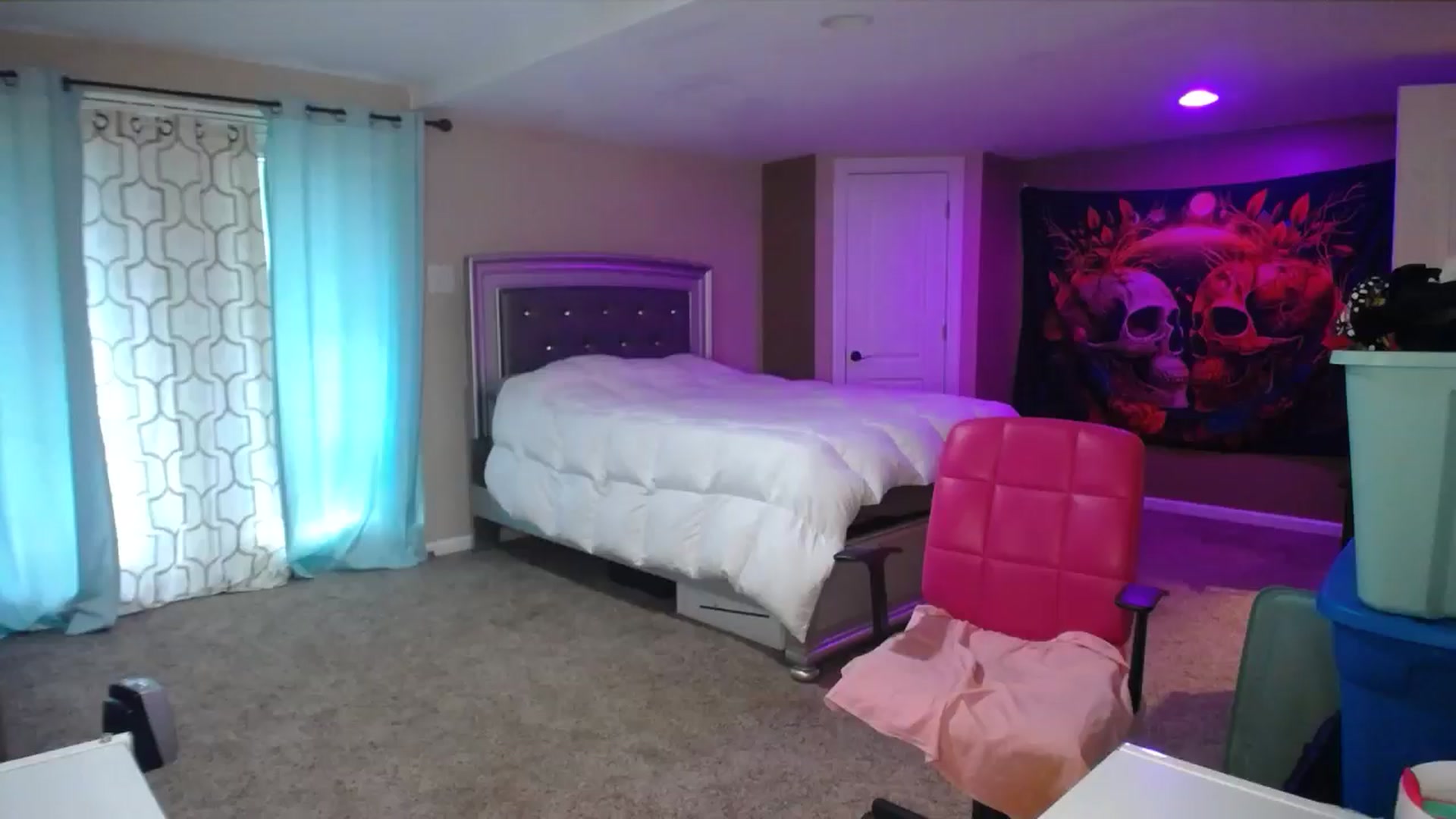 Gallery image thumbnail from AshlynnStorm's myfreecams stream on, 08/07/2024, 15:06 image 15 of 20